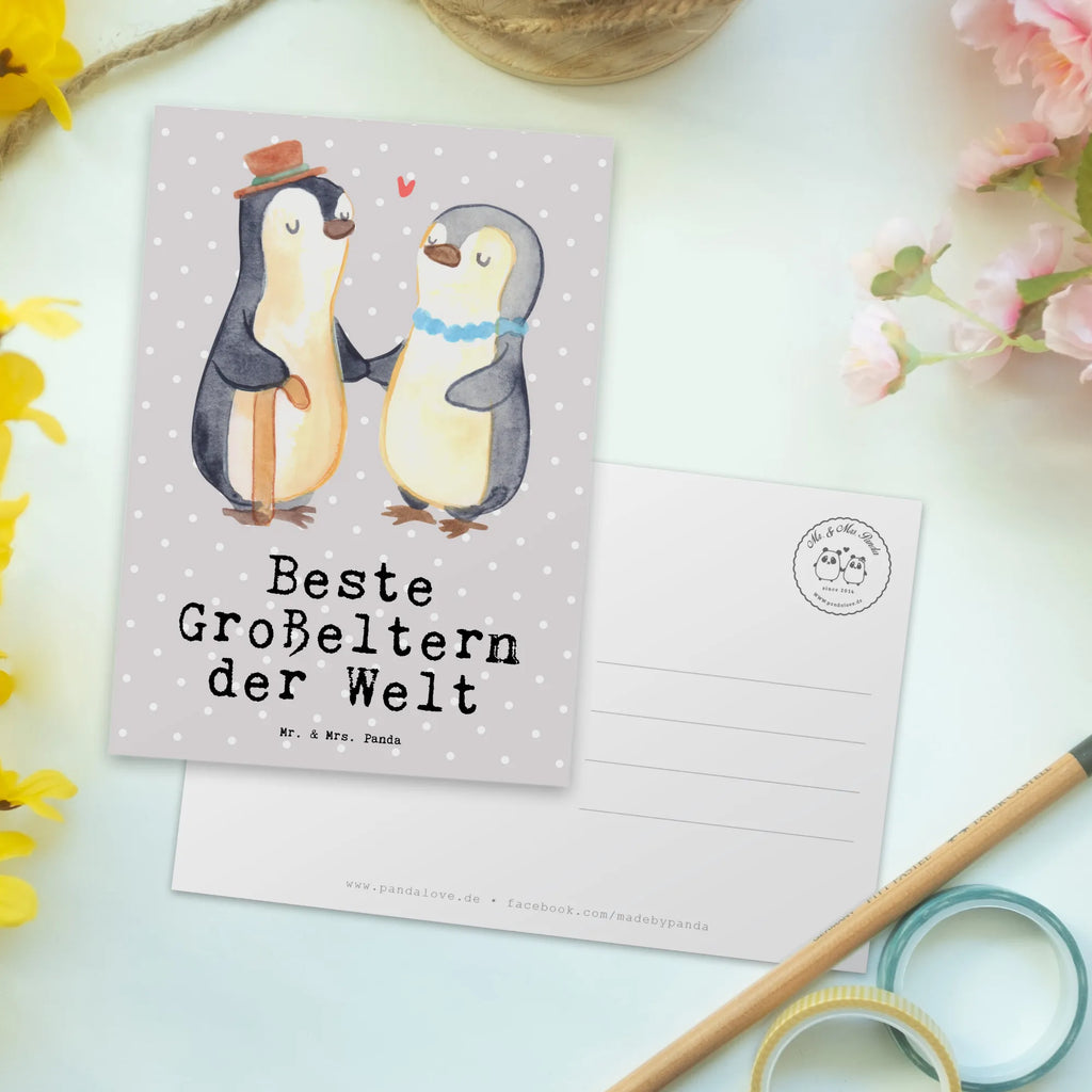 Postcard penguin Best grandparents in the world Ansichtskarten, kunstkarte, Ansichtskarte, Designkarte, bildkarte, Kunstkarten, Motivkarte, Postkarte, spruchkarte, Fotokarte, Postkarten, Grußkarte, einzelkarte, Geschenkidee, Geschenk, Schenken, Mitbringsel, Geburtstag, Geburtstagsgeschenk, für, Danke, Dankeschön, Bedanken, Freude machen, Geschenktipp, Oppa, Omma, Großmama, Opa, Enkelin, Großeltern, Ommi, Enkel, Großvater, Oma, Bester, Omi, Opi. Großpapa, Großmutter, Oppi, Grosseltern, Enkelkind, Kleinigkeit