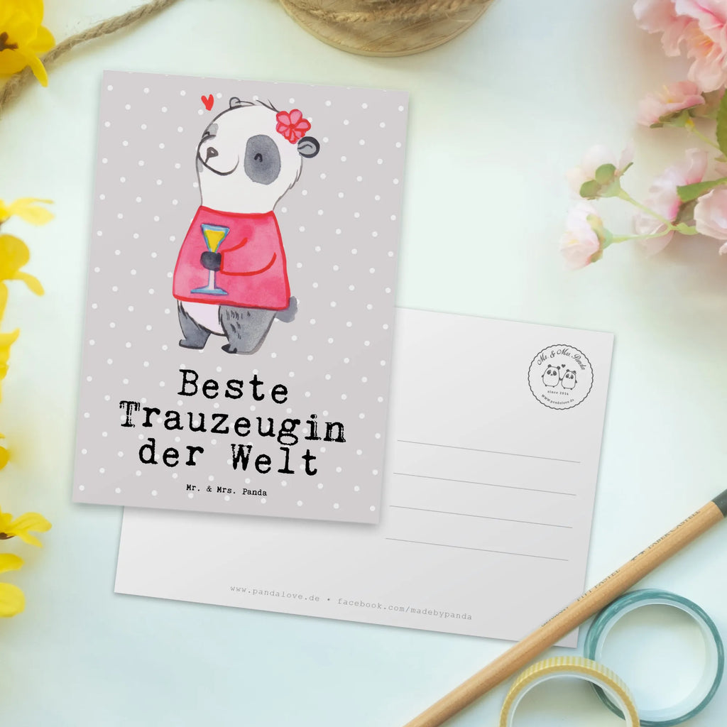 Postkarte Panda Beste Trauzeugin der Welt Karte, Ansichtskarte, Einladungskarten Geburtstag, Grußkarte, Postkarte, Geburtstagskarte, Einladung Geburtstag, Ansichtskarten, Einladungskarte, Einladung, Geschenkkarte, Dankeskarte, für, Dankeschön, Geschenk, Schenken, Geburtstag, Geburtstagsgeschenk, Geschenkidee, Danke, Bedanken, Mitbringsel, Freude machen, Geschenktipp, JGA, Hochzeit, Standesamt, Trauzeugin, Freundin, Kirche, Trauung, Heirat, Trauhzeugin, Braut