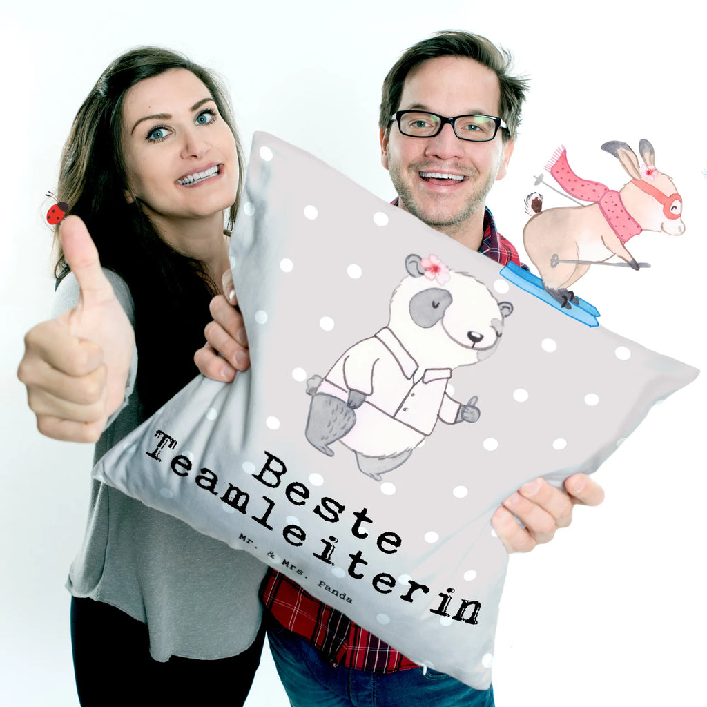 40x40 poduszka Panda Najlepsza kierowniczka zespołu wohnzimmer kissen, wurfkissen, zier kissen, Kopfkissen, Kopfkissen 40x40, Kissen 40x40, microfaser zierkissen, Couchkissen, kissen mikrofaser, couch kissen, Sofakissen 40x40, Dekokissen, deko kissen, kuschel kissen, couchkissen 40x40, 40 X 40 Kissen, Dekokissen 40x40, microfaser sofakissen, microfaser kopfkissen, Polsterkissen, Dekokissen Sofa, microfaser dekokissen, sofa kissen, kissen für couch, Mikrofaser Kissen, zierkissen 40x40, Zierkissen, Kuschelkissen, kissen 40 x 40, kuschelkissen 40x40, Kissen, 40x40 kissen, Motivkissen, kissen für sofa, Sofakissen, Geschenkidee, Geschenk, Schenken, Mitbringsel, Geburtstag, Geburtstagsgeschenk, für, Danke, Dankeschön, Bedanken, Freude machen, Geschenktipp, Teamleiterin, Vorgesetzte, Ruhestand, Gruppenleiterin, Kollegin, Seminarleiterin, Abschiedsgeschenk, Abschied, Leiterin, Chefin