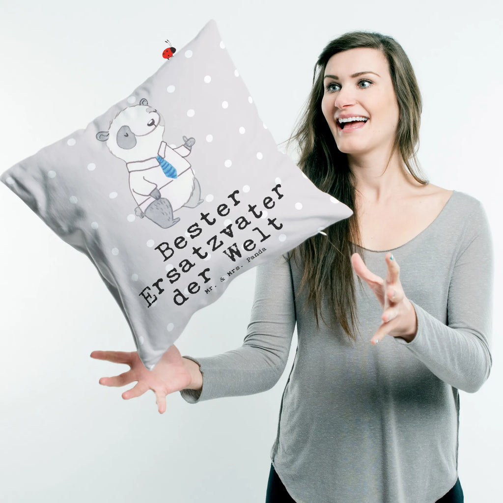 40x40 poduszka Panda Najlepszy ojczym na świecie Sofakissen, wurfkissen, kissen für sofa, Couchkissen, Sofakissen 40x40, Zierkissen, Kopfkissen 40x40, 40x40 kissen, Dekokissen Sofa, kuschel kissen, microfaser dekokissen, kissen mikrofaser, Kissen, Dekokissen 40x40, microfaser sofakissen, zier kissen, 40 X 40 Kissen, couchkissen 40x40, microfaser kopfkissen, kissen 40 x 40, couch kissen, wohnzimmer kissen, Kuschelkissen, deko kissen, Kissen 40x40, microfaser zierkissen, Dekokissen, zierkissen 40x40, Mikrofaser Kissen, kissen für couch, kuschelkissen 40x40, sofa kissen, Motivkissen, Polsterkissen, Kopfkissen, Geschenkidee, Geschenk, Schenken, Mitbringsel, Geburtstag, Geburtstagsgeschenk, für, Danke, Dankeschön, Bedanken, Freude machen, Geschenktipp, Bester, Dad, Ersatz, Familie, Ersatzvater, Mann, Geschenk Vater, Vati, Papi, Zweiter, Vater, Kleinigkeit, Paps, Eltern, Daddy, Papa