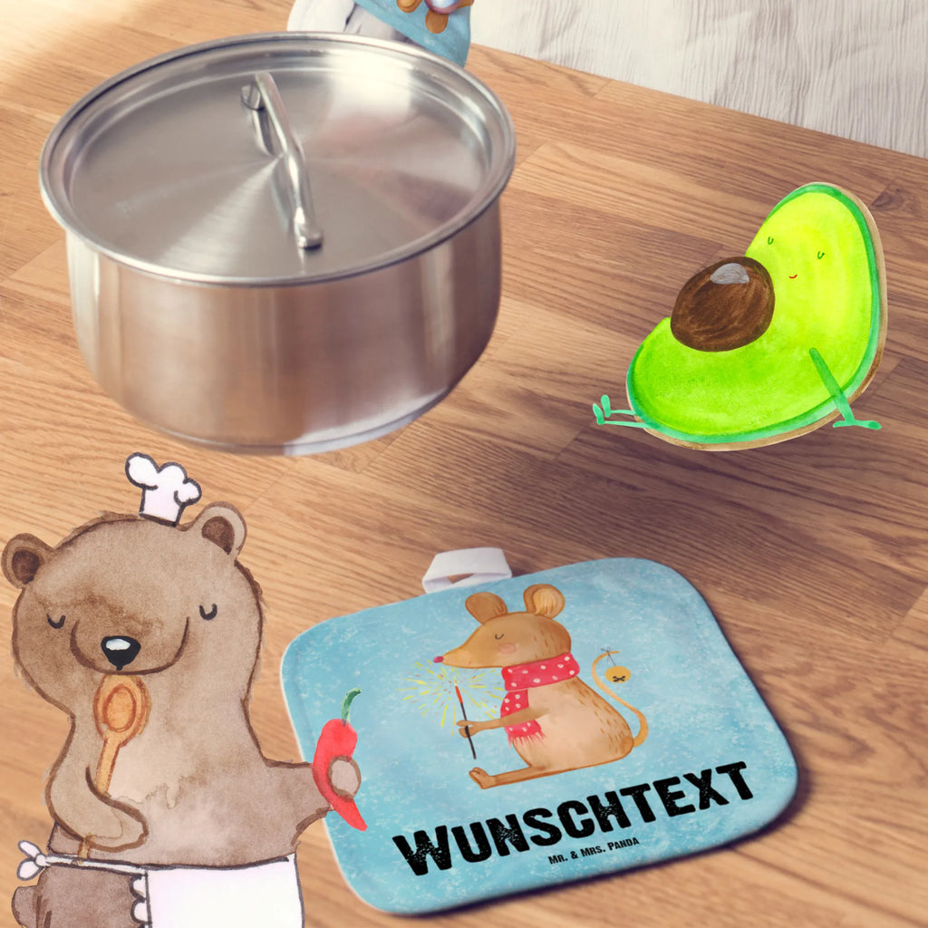 Personalisierte Topflappen Weihnachtsmaus Namensaufdruck, Topflappen Set Personalisiert, Personalisierte Topfuntersetzer, Personalisierter Ofenhandschuh, Topflappen Personalisiert, Topflappen mit Namen, Weihnachten, Winter, Weihnachtsdeko, Nikolaus, Advent, Heiligabend, Wintermotiv, Weihnachtsgruß, Frohe Weihnachten, Weihnachtswunder, Maus, Mäuschen, Weihnachtsmotiv