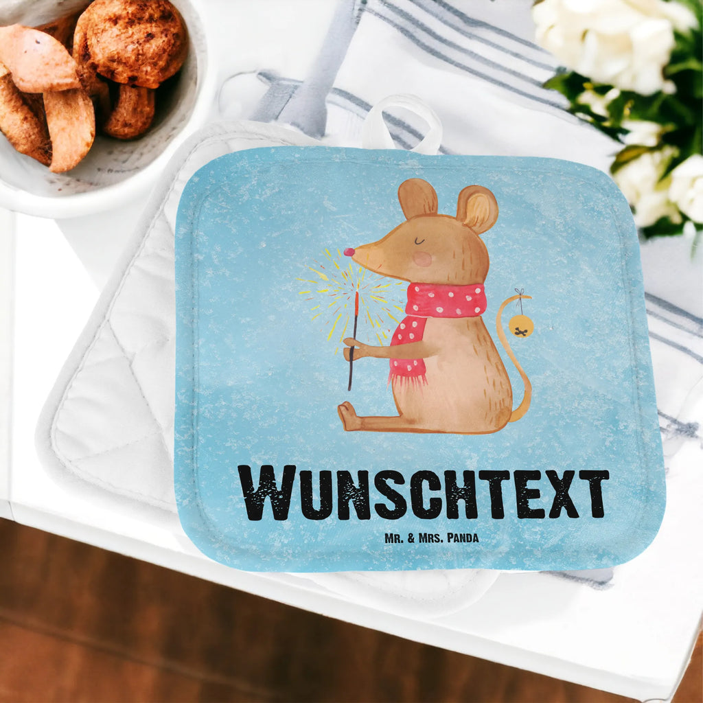 Personalisierte Topflappen Weihnachtsmaus Namensaufdruck, Topflappen Set Personalisiert, Personalisierte Topfuntersetzer, Personalisierter Ofenhandschuh, Topflappen Personalisiert, Topflappen mit Namen, Weihnachten, Winter, Weihnachtsdeko, Nikolaus, Advent, Heiligabend, Wintermotiv, Weihnachtsgruß, Frohe Weihnachten, Weihnachtswunder, Maus, Mäuschen, Weihnachtsmotiv