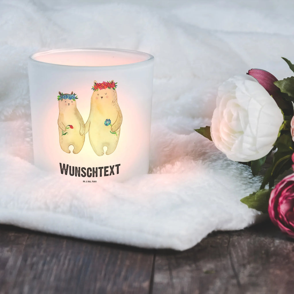 Personalisiertes Windlicht Bären mit Blumenkranz Windlichter für Teelichter, Windlicht Glas mit Wunschtext, Windlicht Draußen Selber Gestalten, Teelichthalter mit Namen, Windlicht Dekoration mit Namen, Teelichthalter mit Wunschtext, Windlicht mit Namen, Teelichthalter Outdoor mit Namen, Windlicht Garten mit Namen, Windlicht Vintage mit Namen, Windlichter mit Namen, Teelichthalter für Draußen Selber Gestalten, Windglas, Windlichtgläser, Teelicht Glas mit Namen, Kerzengläser, Muttertag, Vatertag, Mama, Papa, Oma, Opa, Familie, Schwester, Bruder, Lieblingsmensch, Family, Kinder, Mami, Lieblingsmama, Tochter, Töchter, Beste Mutter, Geschenk Mama. Muttertag, Mutter, Vorbild, Bär, Mutti, Weltbeste Mama, Bären, Kind