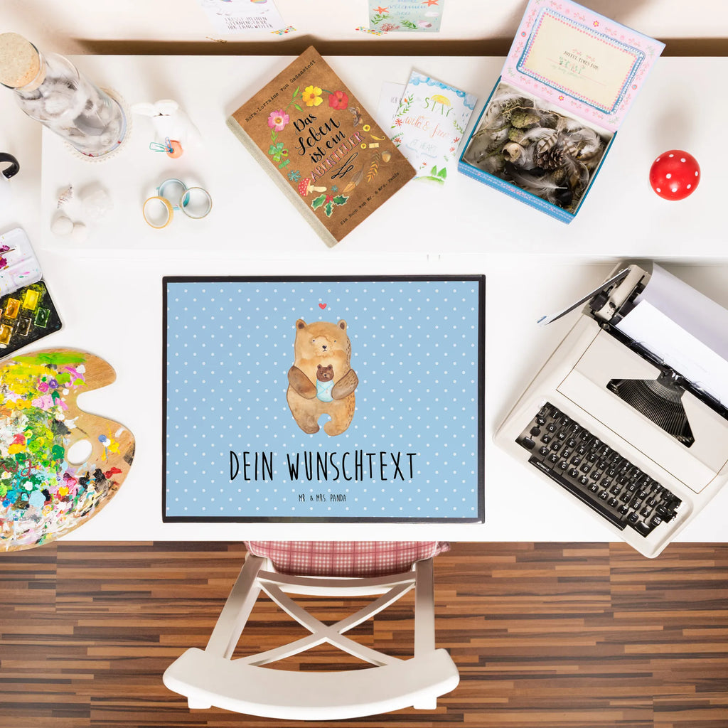 Personalisierte Schreibtischunterlage Bär mit Baby Namenspersonalisierung, Schreibtisch Unterlagen mit Namen, Personalisierte Schreibtisch Unterlagen, Selbst gestalten, Namensaufdruck, Personalisierte Schreibtischauflage, Schreibunterlage mit Namen, Schreibtischauflage mit Namen, Personalisierte Schreibunterlage, Bär, Teddy, Teddybär, Taufe, Enkelin, Baby, Glückwunsch, Täufling, Geburt, Neffe, Enkel, Mutter, Geburtstag, Nichte, Eltern