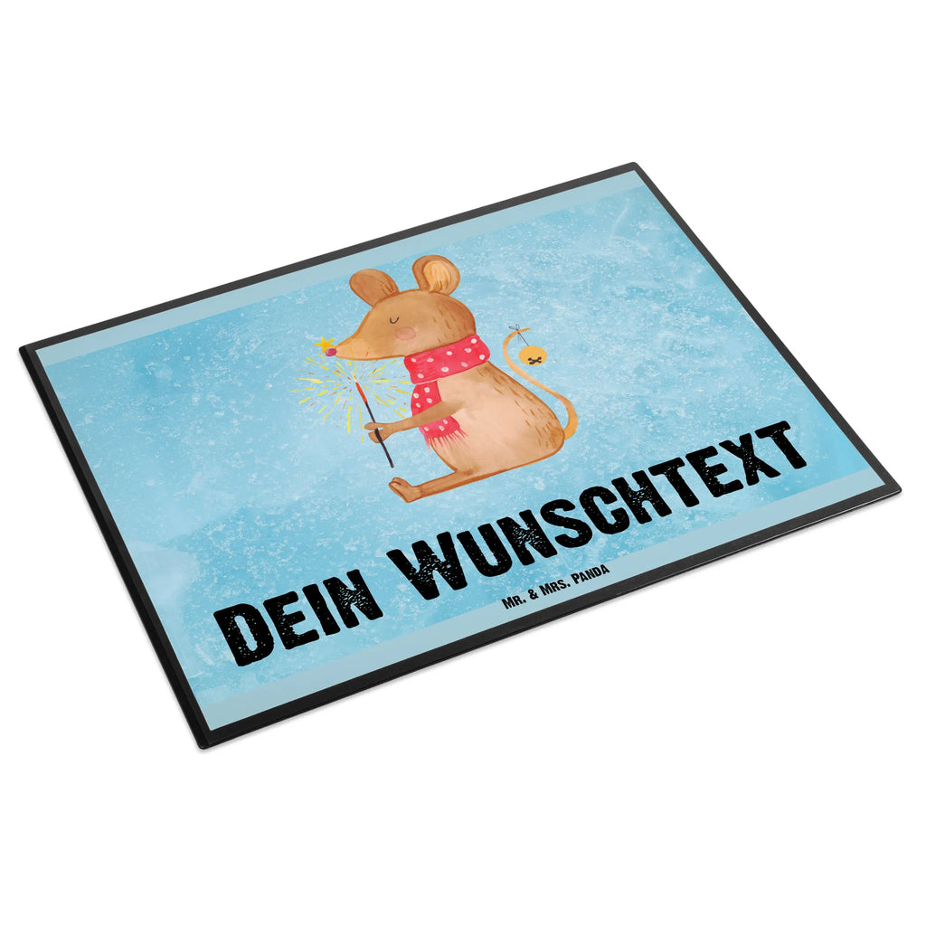 Personalisierte Schreibtischunterlage Weihnachtsmaus Namenspersonalisierung, Personalisierte Schreibtischauflage, Schreibunterlage mit Namen, Personalisierte Schreibtisch Unterlagen, Schreibtisch Unterlagen mit Namen, Namensaufdruck, Personalisierte Schreibunterlage, Selbst gestalten, Schreibtischauflage mit Namen, Winter, Weihnachten, Weihnachtsdeko, Nikolaus, Advent, Heiligabend, Wintermotiv, Weihnachtsgruß, Weihnachtswunder, Maus, Frohe Weihnachten, Mäuschen, Weihnachtsmotiv