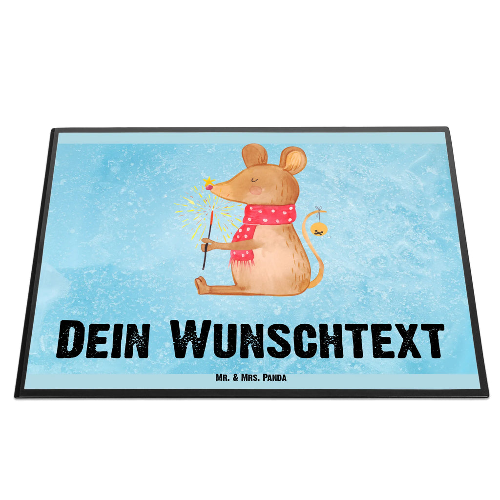 Personalisierte Schreibtischunterlage Weihnachtsmaus Namenspersonalisierung, Personalisierte Schreibtischauflage, Schreibunterlage mit Namen, Personalisierte Schreibtisch Unterlagen, Schreibtisch Unterlagen mit Namen, Namensaufdruck, Personalisierte Schreibunterlage, Selbst gestalten, Schreibtischauflage mit Namen, Winter, Weihnachten, Weihnachtsdeko, Nikolaus, Advent, Heiligabend, Wintermotiv, Weihnachtsgruß, Weihnachtswunder, Maus, Frohe Weihnachten, Mäuschen, Weihnachtsmotiv