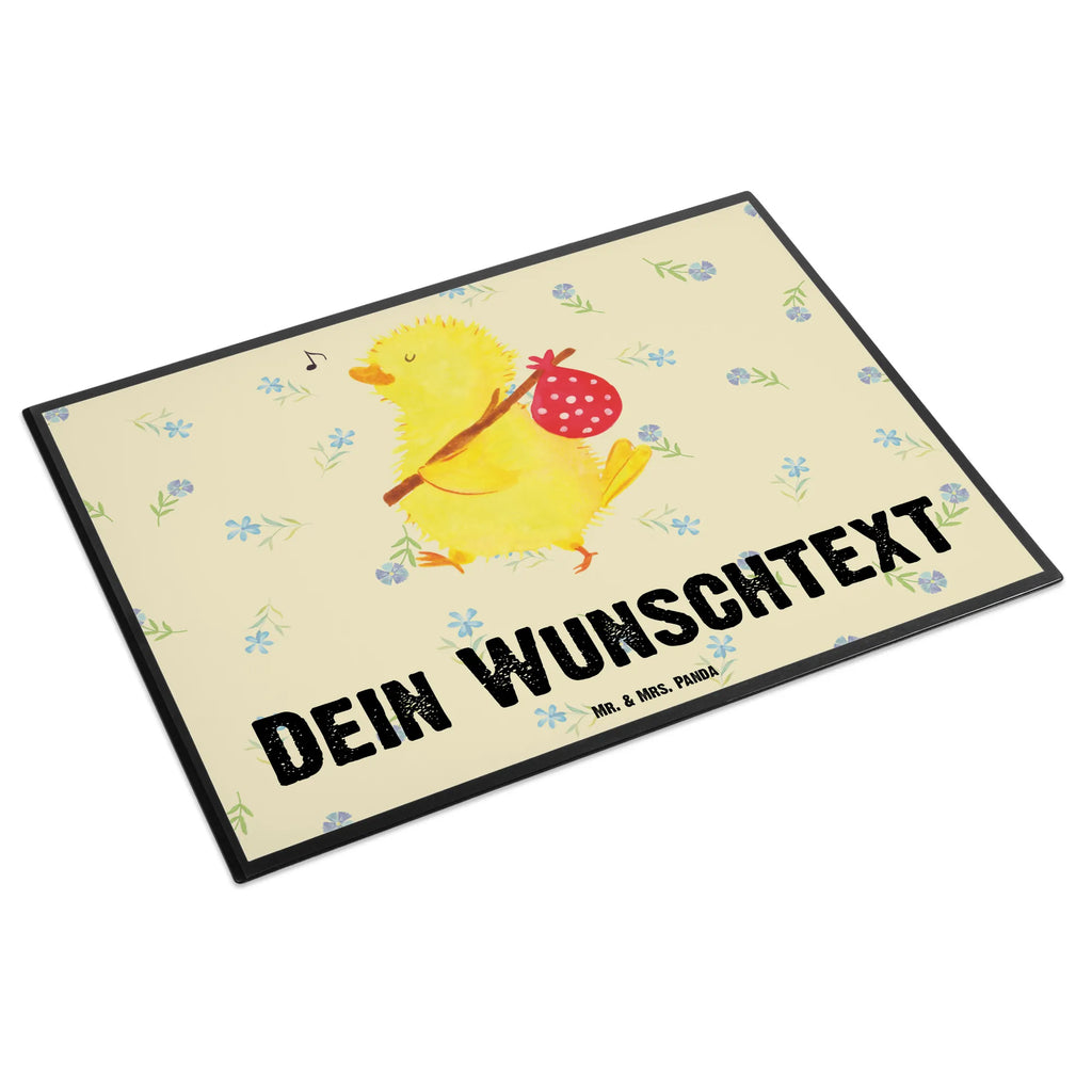 Personalisierte Schreibtischunterlage Küken Wanderer Selbst Gestalten, Personalisierte Schreibtischauflage, Namenspersonalisierung, Personalisierte Schreibunterlage, Schreibtischauflage mit Namen, Schreibtisch Matte, Namensaufdruck, Schreibtisch Unterlagen mit Namen, Personalisierte Schreibtisch Unterlagen, Schreibunterlage mit Namen, Ostern, Osterdeko, Osterhase, Osternest, Ostergeschenke, Geschenke zu Ostern, Ostern Geschenk, Ostergeschenke Kinder, Ostern Kinder, Backpacker, Weltenbummler, Frühlingsgefühle, Ostereier, Zeitmanagement, Küken, Grüße, Flausen, Ei, Osterei, Reisen, Frohe Ostern, Freude, Ostergrüße, Wunder, Liebe Grüße, Zeit