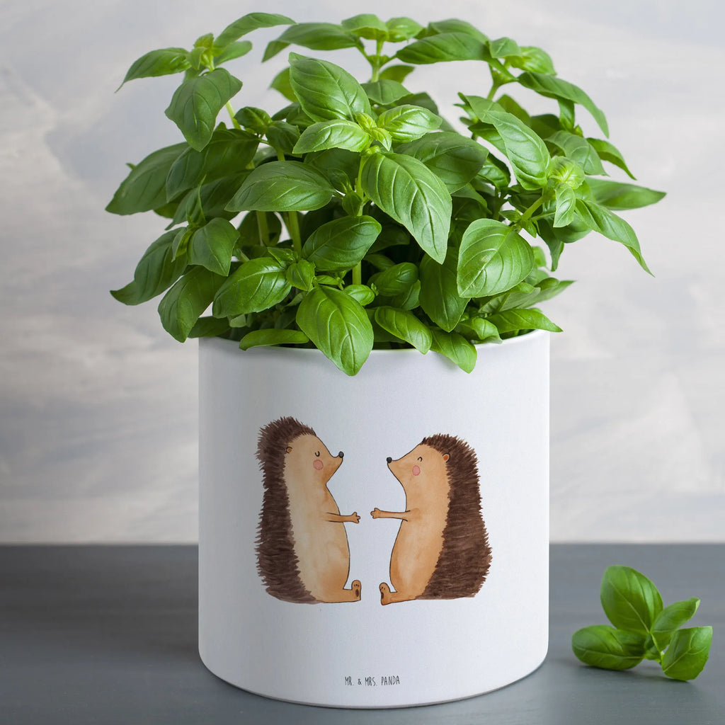 XL Blumentopf Igel Liebe Blumentopf XXL, Dekotopf Groß, Wetterfester XL Blumentopf, Eckiger XL Blumentopf, Blumentopf Für Große Pflanzen, Blumentopf Rustikal Groß, Runder XL Blumentopf, Frostsicherer Großer Blumentopf, Blumentopf Groß Innenbereich, XL Übertopf Dekorativ, Blumentopf Für Garten Groß, Blumentopf Aus Keramik XL, Blumentopf Für Terrasse XL, Übertopf XL, Blumentopf Design XL, Pflanzkübel Für Palmen, Pflanzgefäß Terrasse Groß, Pflanztopf Groß, Blumentopf Für Balkon Groß, XL Blumentopf, Tiefer Blumentopf, Pflanzkübel Groß, Blumentopf Extra Groß, Geschenk Frauen, Blumentopf Groß Aus Kunststoff, Großer Blumentopf, Blumentopf Groß Außenbereich, Blumentopf Für Wohnzimmer XL, Pflanzgefäß XL, Pflanztopf Garten Groß, Blumentopf Aus Beton Groß, Blumentopf Modern Groß, Blumentopf Klassisch Groß, Blumentopf Aus Ton XXL, Großer Blumentopf Für Innen Und Außen, Großer Pflanzbehälter, Hoher Blumentopf, Robuster Blumentopf Groß, Freundin, Freund, Liebe, Liebesgeschenk, Jahrestag, Verlobung, Partner, Ehemann, Ehefrau, Heiraten, Heiratsantrag, Hocheitstag, Hochzeitstag, Verliebt, Verlobt, Hochzeit, Geschenk, Liebesbeweis, Igel, Verheiratet