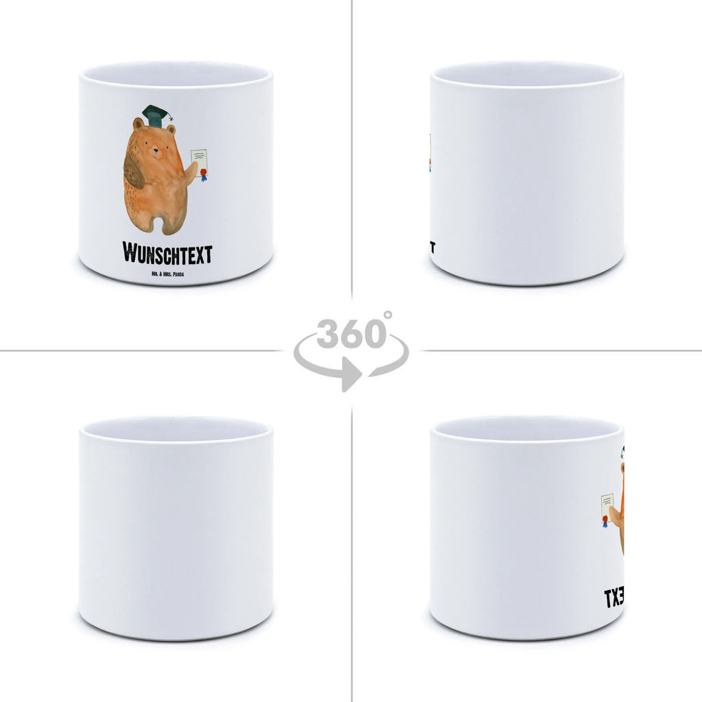 Personalisierter XL Blumentopf Prüfungsbär Blumentopf Für Terrasse Personalisiert, Großer Übertopf Für Hochzeit Mit Gravur, Pflanzkübel Groß Mit Namen, Blumentopf Groß Mit Gravur, XL Blumentopf Mit Namen, XL Blumentopf Für Wohnzimmer Mit Gravur, Wetterfester XL Blumentopf Mit Gravur, XL Blumentopf Aus Kunststoff Mit Wunschtext, Großer Pflanzkübel Selbst Gestalten, Blumentopf Für Garten Mit Wunschtext, Großer Blumentopf Als Geschenk Mit Wunschtext, Großer Blumentopf Personalisiert, Blumentopf Extra Groß Mit Personalisierung, Blumentopf Für Balkon Mit Namen, Ton Blumentopf Groß Mit Wunschtext, XL Blumentopf Modern Mit Namen, Übertopf XL Mit Wunschtext, Pflanztopf Groß Mit Gravur, XL Blumentopf Mit Wunschtext, Großer Pflanztopf Für Mama Mit Wunschtext, Blumentopf Groß Mit Text, XL Pflanzgefäß Mit Wunschtext, Blumentopf Groß Aus Keramik Mit Gravur, Personalisierter XL Blumentopf, Klassischer Großer Blumentopf Mit Gravur, Rustikaler XL Blumentopf Personalisiert, Frostsicherer Pflanzkübel Mit Wunschtext, Großer Dekotopf Mit Namen, Beton Blumentopf Groß Mit Namen, Bär, Teddy, Teddybär, Abitur, Prüfungen, Abschlusszeugnis, Abschluss, Prüfung bestanden, Zeugnis