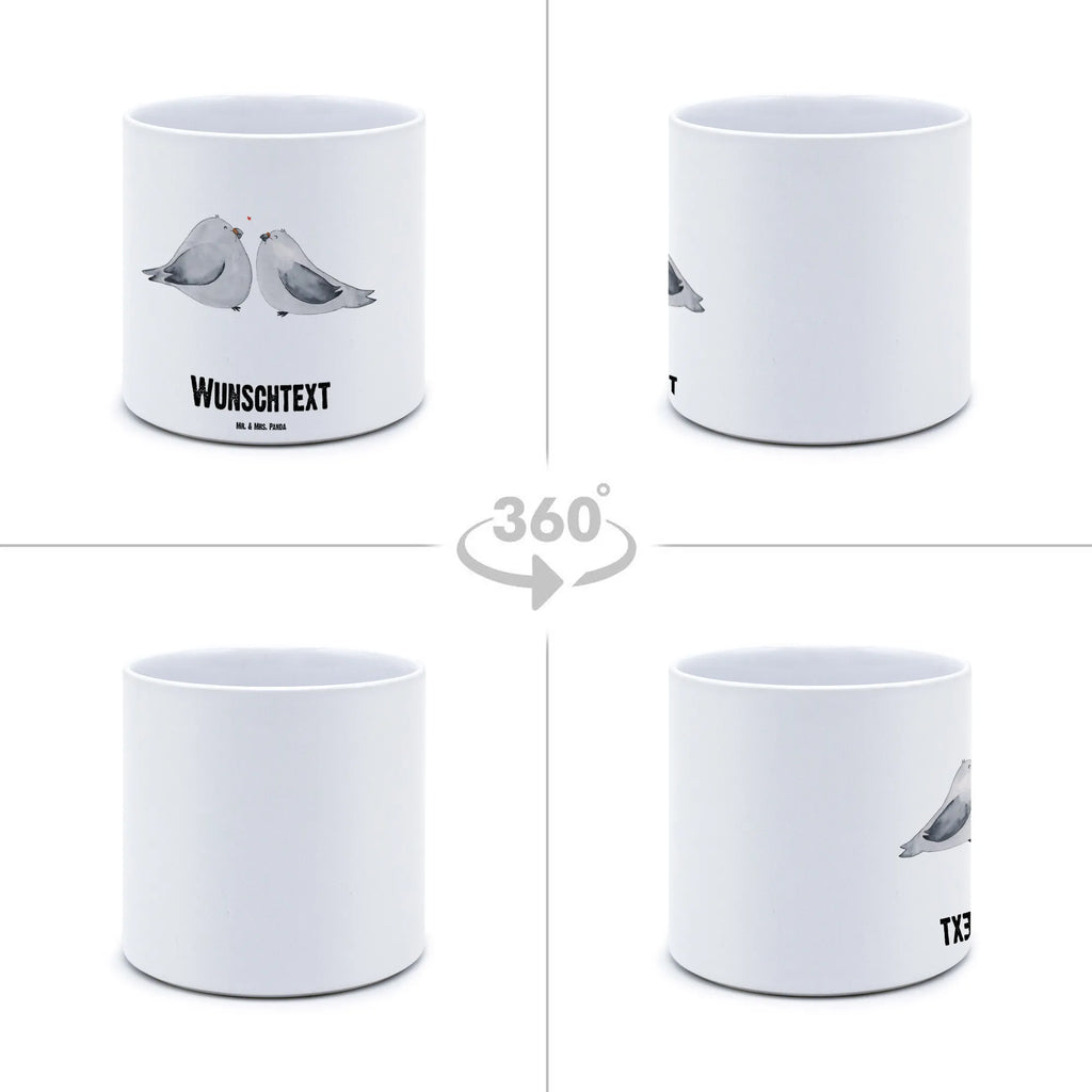 Personalisierter XL Blumentopf Turteltauben Liebe XL Blumentopf Mit Namen, Blumentopf Groß Aus Keramik Mit Gravur, Übertopf XL Mit Wunschtext, XL Blumentopf Aus Kunststoff Mit Wunschtext, XL Blumentopf Modern Mit Namen, Großer Pflanztopf Für Mama Mit Wunschtext, Blumentopf Groß Mit Gravur, Großer Pflanzkübel Selbst Gestalten, Blumentopf Für Balkon Mit Namen, Ton Blumentopf Groß Mit Wunschtext, Großer Blumentopf Als Geschenk Mit Wunschtext, Beton Blumentopf Groß Mit Namen, Blumentopf Groß Mit Text, Klassischer Großer Blumentopf Mit Gravur, Personalisierter XL Blumentopf, Pflanztopf Groß Mit Gravur, Großer Dekotopf Mit Namen, Frostsicherer Pflanzkübel Mit Wunschtext, Blumentopf Extra Groß Mit Personalisierung, Pflanzkübel Groß Mit Namen, Wetterfester XL Blumentopf Mit Gravur, XL Blumentopf Für Wohnzimmer Mit Gravur, Großer Übertopf Für Hochzeit Mit Gravur, Blumentopf Für Terrasse Personalisiert, XL Blumentopf Mit Wunschtext, Blumentopf Für Garten Mit Wunschtext, Großer Blumentopf Personalisiert, Rustikaler XL Blumentopf Personalisiert, XL Pflanzgefäß Mit Wunschtext, Liebe, Partner, Freund, Freundin, Ehemann, Ehefrau, Heiraten, Verlobung, Heiratsantrag, Liebesgeschenk, Jahrestag, Hocheitstag, Geschenk Freund, Geschenk Hochzeit, Turteltauben, Liebesbeweis, Geschenk Freundin, Tauben, Verliebt, Verheiratet, Turteltäubchen, Hochzeitstag, Verlobt