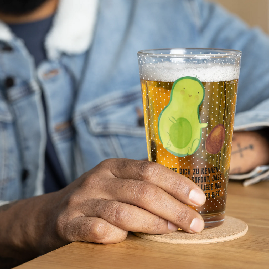 Premium Trinkglas Avocado rollt Kern Premium Trinkglas Aus Kristallglas, Premium Trinkglas Aus Bleikristall, Premium Trinkglas Aus Borosilikatglas, Premium Tumbler, Premium Glas-Set, Designer Trinkglas, Premium Sektglas, Premium Trinkglas Mit Gravur, Premium Trinkglas Spülmaschinenfest, Premium Trinkglas Für Zuhause, Hochwertiges Trinkglas, Premium Trinkglas Dünnwandig, Premium Trinkglas Set, Premium Cocktailglas, Premium Trinkglas Stapelbar, Premium Likörglas, Premium Saftglas, Kristallklares Trinkglas, Luxus Trinkglas, Premium Barglas, Premium Trinkglas Ohne Henkel, Edles Trinkglas, Premium Trinkglas Für Restaurant, Premium Trinkglas Mit Motiv, Premium Trinkglas Mit Spruch, Kristall Trinkglas, Premium Trinkglas Geschenkidee, Premium Weinglas, Premium Longdrinkglas, Premium Bierglas, Premium Trinkglas, Premium Trinkglas Mit Henkel, Premium Trinkglas Dickwandig, Premium Trinkglas Für Bar, Premium Whiskyglas, Premium Wasserglas, Premium Trinkglas Mit Namensgravur, Vegan, Gesund, Avocado, Veggie, Erstes Kind, Große Liebe, Liebe, Avocados, Schwangerschaft, Säugling, Geburt, Baby, Zur Geburt, Kind, Schwanger, Love, Geburtstag, Babyparty