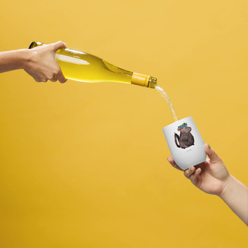 Weinbecher Stinktier Mädchen Weinbecher Mit Strohhalm, Becher Aus Edelstahl Für Wein, Weinkelch Klein, Weinprobierglas, Weinglas Aus Glas, Weinglas Für Party, Weinkelch, Weinglas Für Camping, Mundgeblasenes Weinglas, Klassisches Weinglas, Weinglas Für Garten, Weinglas Set, Weinbecher Ohne Stiel, Kelch Für Wein, Stapelbares Weinglas, Weinglas Für Zuhause, Modernes Weinglas, Becher Für Wein, Weinkelch Groß, Kunststoff-Weinglas, Kristallglas Weinglas, Schwenkglas Wein, Thermo-Weinbecher, Umweltfreundliches Weinglas, Weinglas Aus Kristall, Weinglas Elegant, Weinglas Rustikal, Kelchglas, Rotweinglas, Weinkelch Mit Stiel, Reise-Weinbecher, Universalglas, Weinbecher Outdoor, Weinbecher Mit Deckel, Weinglas Für Picknick, Acryl-Weinglas, Weinverkostungsglas, Weinbecher, Öko Weinglas, Spülmaschinenfestes Weinglas, Trinkbecher Wein, Weinglas, Bambus-Weinbecher, Weißweinglas, Stinktier, Skunk, Stinker, Stinki, Raubtier, Wildtier, Namaste, Yoga