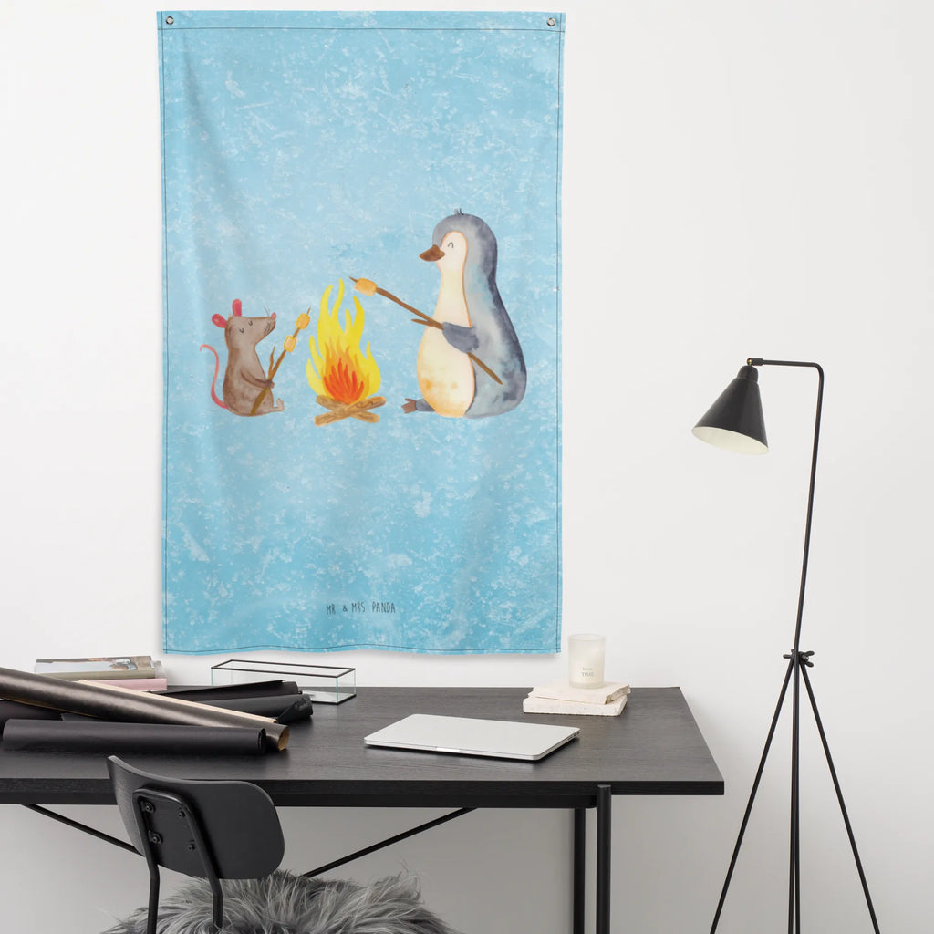 Tapestry Penguin campfire Textil-Kunst, Dekoration, Wanddeko, Wandbehang, Kinderzimmer Wanddeko, Kinderzimmer, Wandteppich, Schmuck-Wandbehang, Wand Deko, Boho, Wandbild, Tapestry, Wandtuch, Kinderzimmer Deko, Kinderzimmer Wand, Tapisserie, Pinguin, Maus, Neustart, Lebensspruch, Marshmallows, Leben, Liebe, Lagerfeuer, Lebensmotivation, Büro, Pinguine, Büroalltag, Motivation, Arbeit, Feuer, grillen, Job