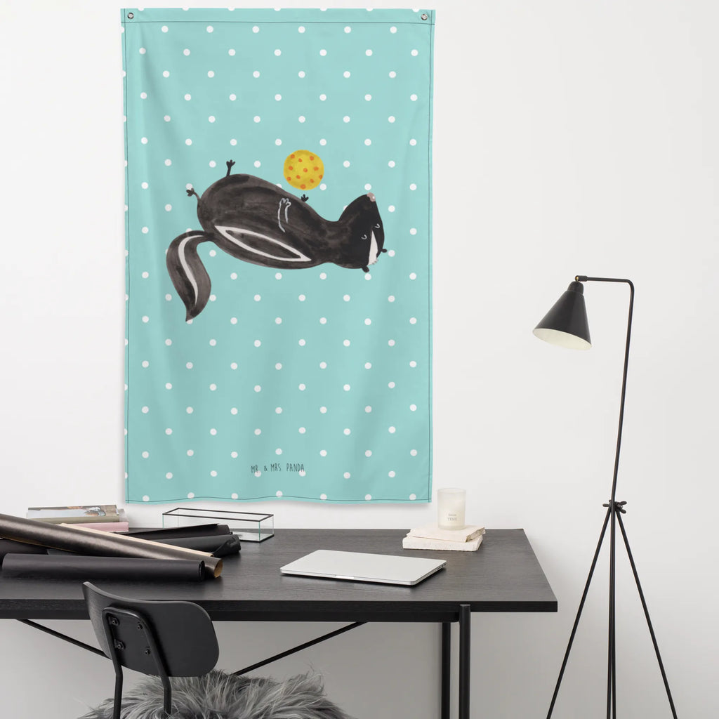 Arrasy skunks piłka Tapestry, Wandbild, Wandtuch, Wandteppich, Wanddeko, Tapisserie, Schmuck-Wandbehang, Textil-Kunst, Wandbehang, Boho, Kinderzimmer, Wand Deko, Kinderzimmer Wand, Dekoration, Kinderzimmer Deko, Kinderzimmer Wanddeko, Stinktier, Skunk, Wildtier, Raubtier, Stinki, Stinker, verspielt, Weisheit