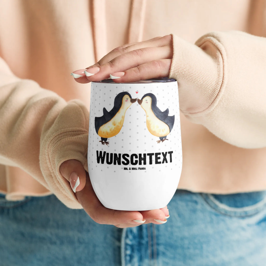 Personalisierter Weinbecher Pinguine Kuss Weinbecher Für Camping Mit Namensgravur, Universalglas Mit Namensgravur, Becher Für Wein Mit Namensdruck, Trinkbecher Wein Mit Namen, Weinglas Für Zuhause Mit Namensgravur, Weinglas Mit Namensgravur, Weinglas Mit Initialen, Weinbecher Aus Edelstahl Mit Namen, Umweltfreundliches Weinglas Mit Namen, Modernes Weinglas Mit Wunschname, Bambus-Weinbecher Mit Wunschname, Spülmaschinenfestes Weinglas Mit Gravur, Personalisierter Weinbecher, Becher Aus Edelstahl Für Wein Mit Namen, Kunststoff-Weinglas Mit Namen, Weinbecher Mit Deckel Und Namen, Klassisches Weinglas Mit Namensgravur, Kristallglas Weinglas Mit Wunschname, Mundgeblasenes Weinglas Mit Namen, Acryl-Weinbecher Mit Namensgravur, Rustikaler Weinbecher Mit Namen, Weinglas Für Party Mit Wunschname, Kelchglas Mit Wunschname, Stapelbares Weinglas Mit Namen, Weinbecher Für Picknick Mit Namen, Thermo-Weinbecher Mit Namensaufdruck, Weinbecher Mit Namen, Reise-Weinbecher Mit Namen, Öko Weinglas Mit Namensdruck, Liebe, Partner, Freund, Freundin, Ehemann, Ehefrau, Heiraten, Verlobung, Heiratsantrag, Liebesgeschenk, Jahrestag, Hocheitstag, für Männer, Mitbringsel, für Ehemann, Geschenk für Frauen, Geschenk für Freundin, Liebesbeweis, Valentinstag, Hochzeitstag, Geschenk für Partner
