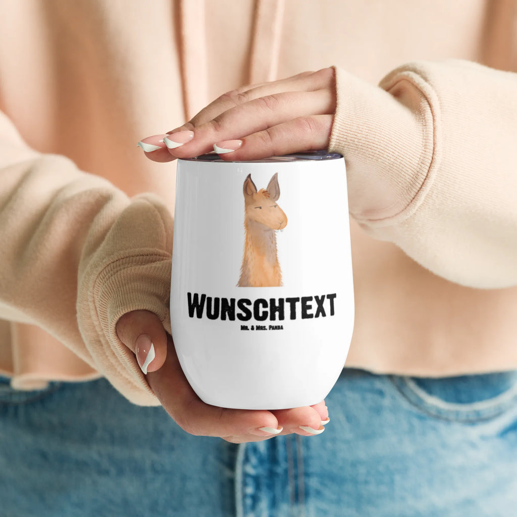 Personalisierter Weinbecher Lamakopf genervt Thermo-Weinbecher Mit Namensaufdruck, Bambus-Weinbecher Mit Wunschname, Becher Aus Edelstahl Für Wein Mit Namen, Weinglas Mit Initialen, Acryl-Weinbecher Mit Namensgravur, Klassisches Weinglas Mit Namensgravur, Weinbecher Mit Namen, Spülmaschinenfestes Weinglas Mit Gravur, Kelchglas Mit Wunschname, Öko Weinglas Mit Namensdruck, Weinglas Mit Namensgravur, Weinbecher Aus Edelstahl Mit Namen, Umweltfreundliches Weinglas Mit Namen, Becher Für Wein Mit Namensdruck, Universalglas Mit Namensgravur, Personalisierter Weinbecher, Mundgeblasenes Weinglas Mit Namen, Trinkbecher Wein Mit Namen, Modernes Weinglas Mit Wunschname, Kristallglas Weinglas Mit Wunschname, Stapelbares Weinglas Mit Namen, Reise-Weinbecher Mit Namen, Rustikaler Weinbecher Mit Namen, Kunststoff-Weinglas Mit Namen, Weinglas Für Party Mit Wunschname, Weinglas Für Zuhause Mit Namensgravur, Weinbecher Mit Deckel Und Namen, Weinbecher Für Picknick Mit Namen, Weinbecher Für Camping Mit Namensgravur, Lama, Alpaka, Lamas, beste Freundin, Chef, Partnerin, Büro, Recht haben, genervt sein, Büroalltag, Freundin, Azubi, Chefin