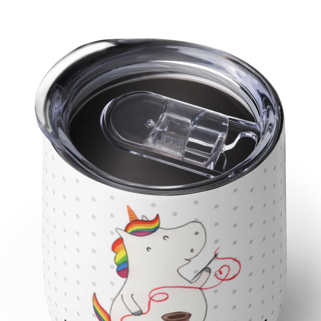 Personalisierter Weinbecher Einhorn Näherin Personalisierter Weinbecher, Personalisierter Glühwein Becher, Heißgetränke, Personalisierter Trinkbecher, Personalisierter Weinkelch, Personalisiertes Weingläser, hochwertiger Weinbecher, Weinbecher Reisen, Weinbecher unterwegs, Personalisertes Sommerglas, mit Namen, Wunschtext, Personalisierung, selbst bedrucken, Personalisiertes Weinglas, Einhorn, Einhörner, Einhorn Deko, Unicorn, Näherin, nähen, Mädchen, Freundin, Häkeln, Stricken, basteln, Nähzimmer
