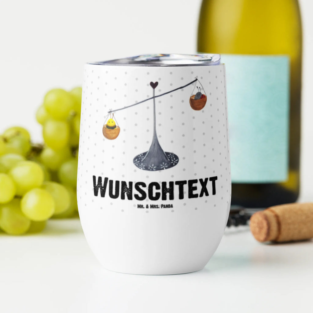 Personalisierter Weinbecher Sternzeichen Waage Trinkbecher Wein Mit Namen, Weinbecher Mit Deckel Und Namen, Öko Weinglas Mit Namensdruck, Weinglas Für Party Mit Wunschname, Universalglas Mit Namensgravur, Acryl-Weinbecher Mit Namensgravur, Bambus-Weinbecher Mit Wunschname, Personalisierter Weinbecher, Spülmaschinenfestes Weinglas Mit Gravur, Weinbecher Für Picknick Mit Namen, Becher Für Wein Mit Namensdruck, Mundgeblasenes Weinglas Mit Namen, Kunststoff-Weinglas Mit Namen, Modernes Weinglas Mit Wunschname, Rustikaler Weinbecher Mit Namen, Kelchglas Mit Wunschname, Weinglas Mit Namensgravur, Weinbecher Mit Namen, Weinglas Für Zuhause Mit Namensgravur, Weinbecher Für Camping Mit Namensgravur, Stapelbares Weinglas Mit Namen, Becher Aus Edelstahl Für Wein Mit Namen, Thermo-Weinbecher Mit Namensaufdruck, Kristallglas Weinglas Mit Wunschname, Klassisches Weinglas Mit Namensgravur, Weinbecher Aus Edelstahl Mit Namen, Weinglas Mit Initialen, Umweltfreundliches Weinglas Mit Namen, Reise-Weinbecher Mit Namen, Tierkreiszeichen, Sternzeichen, Horoskop, Astrologie, Aszendent, Waage Geschenk, Waage, Geburtstag Oktober, Geschenk Oktober, Hummel, Marienkäfer, Geburtstag September, Waage Sternzeichen, Biene, Gleichgewicht, Geschenk September
