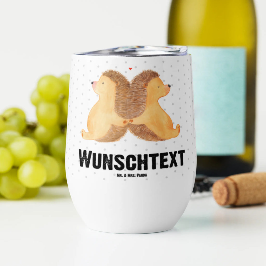 Personalisierter Weinbecher Igel händchenhaltend Universalglas Mit Namensgravur, Weinglas Mit Namensgravur, Becher Für Wein Mit Namensdruck, Kunststoff-Weinglas Mit Namen, Umweltfreundliches Weinglas Mit Namen, Kelchglas Mit Wunschname, Weinbecher Aus Edelstahl Mit Namen, Stapelbares Weinglas Mit Namen, Öko Weinglas Mit Namensdruck, Reise-Weinbecher Mit Namen, Bambus-Weinbecher Mit Wunschname, Thermo-Weinbecher Mit Namensaufdruck, Weinbecher Für Picknick Mit Namen, Trinkbecher Wein Mit Namen, Personalisierter Weinbecher, Weinglas Für Zuhause Mit Namensgravur, Rustikaler Weinbecher Mit Namen, Weinglas Für Party Mit Wunschname, Modernes Weinglas Mit Wunschname, Spülmaschinenfestes Weinglas Mit Gravur, Becher Aus Edelstahl Für Wein Mit Namen, Mundgeblasenes Weinglas Mit Namen, Weinbecher Mit Namen, Kristallglas Weinglas Mit Wunschname, Acryl-Weinbecher Mit Namensgravur, Weinbecher Für Camping Mit Namensgravur, Klassisches Weinglas Mit Namensgravur, Weinglas Mit Initialen, Weinbecher Mit Deckel Und Namen, Freundin, Freund, Liebe, Liebesgeschenk, Jahrestag, Verlobung, Partner, Ehemann, Ehefrau, Heiraten, Heiratsantrag, Hocheitstag, Love, Gemeinsamkeit, Liebesbotschaft, Geschenk für Zwei, Große Liebe, Igelliebe, Hochzeit, Hand in Hand, Igel, Liebesbeweis, Lieblingsmensch