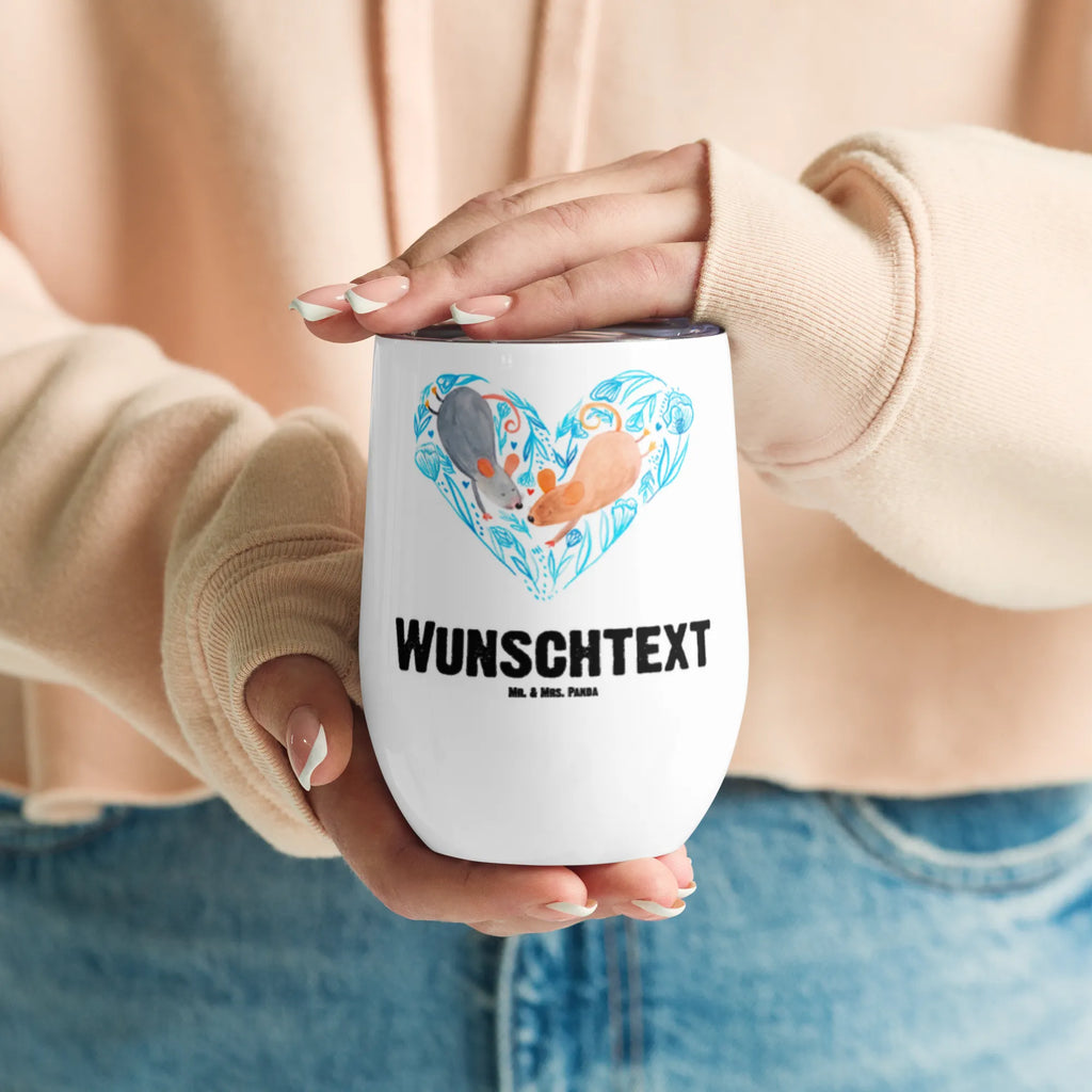Personalisierter Weinbecher Mäuse Herz Kristallglas Weinglas Mit Wunschname, Becher Aus Edelstahl Für Wein Mit Namen, Thermo-Weinbecher Mit Namensaufdruck, Universalglas Mit Namensgravur, Weinglas Für Party Mit Wunschname, Spülmaschinenfestes Weinglas Mit Gravur, Bambus-Weinbecher Mit Wunschname, Weinbecher Für Picknick Mit Namen, Weinglas Für Zuhause Mit Namensgravur, Weinbecher Mit Namen, Weinbecher Aus Edelstahl Mit Namen, Mundgeblasenes Weinglas Mit Namen, Personalisierter Weinbecher, Rustikaler Weinbecher Mit Namen, Becher Für Wein Mit Namensdruck, Kunststoff-Weinglas Mit Namen, Öko Weinglas Mit Namensdruck, Stapelbares Weinglas Mit Namen, Klassisches Weinglas Mit Namensgravur, Reise-Weinbecher Mit Namen, Umweltfreundliches Weinglas Mit Namen, Weinbecher Für Camping Mit Namensgravur, Weinbecher Mit Deckel Und Namen, Kelchglas Mit Wunschname, Acryl-Weinbecher Mit Namensgravur, Weinglas Mit Initialen, Trinkbecher Wein Mit Namen, Modernes Weinglas Mit Wunschname, Weinglas Mit Namensgravur, Freundin, Freund, Liebe, Liebesgeschenk, Jahrestag, Verlobung, Partner, Ehemann, Ehefrau, Heiraten, Heiratsantrag, Hocheitstag, Geschenk für Zwei, Gemeinsamkeit, Hochzeit, Mäuse, Love, Liebesbeweis, Maus, Liebesbotschaft, Lieblingsmensch
