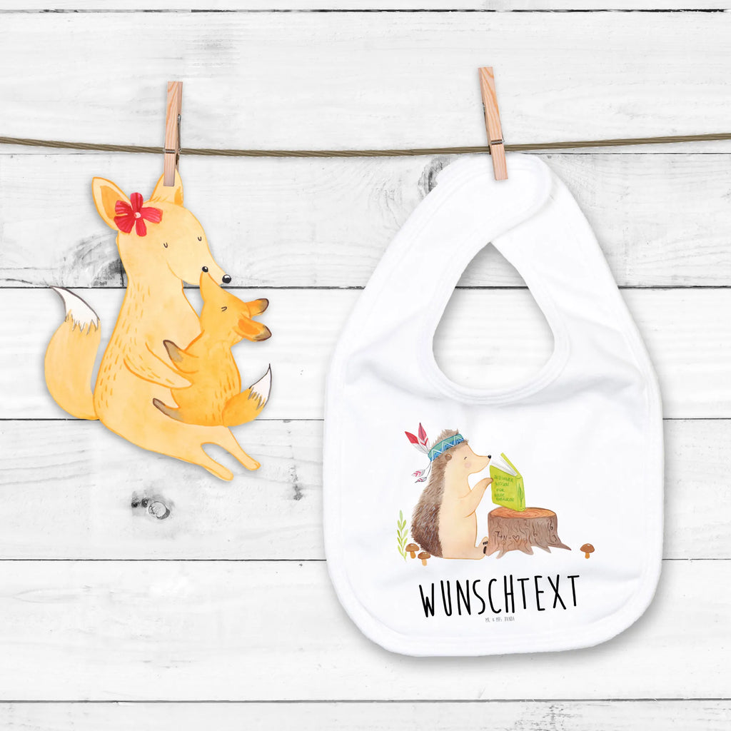 Personalisiertes Babylätzchen Igel Indianer Lustiges Lätzchen Mit Wunschtext, Babylätzchen Für Taufe Personalisiert, Babyparty, Personalisierter Babylätzchen, Sabberlätzchen Personalisiert, Personalisiertes Babylätzchen Für Jungen, Babyartikel, Dreieckstuch Baby Mit Namen, Lätzchen Mit Datum Oder Spruch, Lätzchen Mit Initialen, Kleinkind, Babyshower, Lätze, Baby Erstausstattung, Bio Babylätzchen Personalisiert, Lätzchen Mit Spruch Und Namen, Handgemachtes Babylätzchen Mit Personalisierung, Baby Lätzchen Mit Wunschtext, Spucktuch Baby Mit Name, Bedrucktes Babylätzchen Mit Wunschtext, Babylätzchen Mit Namen, Individuelles Babylätzchen, Babymode, Eltern, Babykleidung, Babylatz, Babylätzchen Mit Motiv Und Namen, Neugeborenen Lätzchen Mit Namen, Kinderkleidung, Babyausstattung, Babylätzchen Selbst Gestalten, Baumwoll Lätzchen Mit Text, Personalisiertes Babylätzchen Für Mädchen, Baby Halstuch Mit Persönlichem Text, Baby Lätzchen Geschenk Mit Namen, Geschenk Zur Geburt, Babylätzchen Mit Text Für Kita Oder Krippe, Halstuch Für Babys Personalisiert, Geschenkidee Baby Lätzchen Personalisiert, Babyhalstuch Mit Namen, Tiere, Waldtiere, Lagerfeuer, Abenteuer, Camping, Indianer, Igel