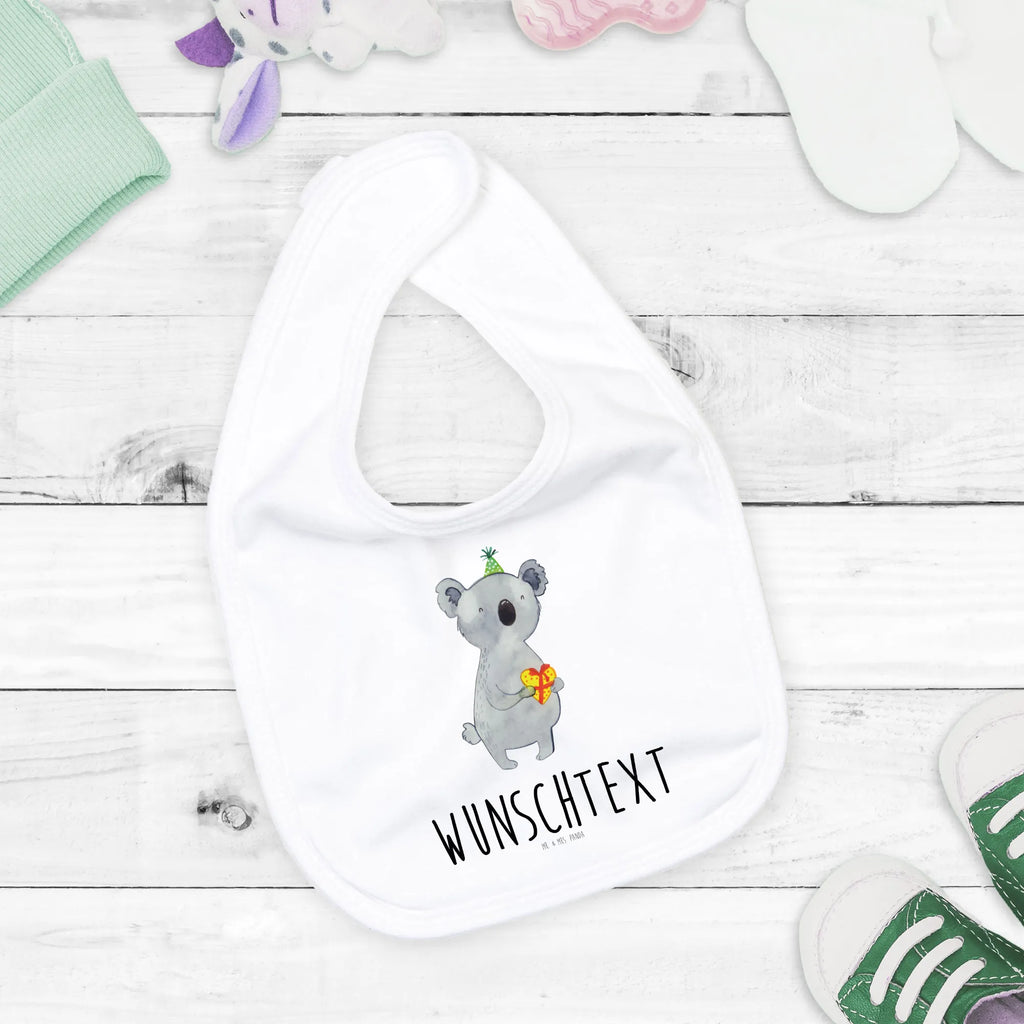 Personalisiertes Babylätzchen Koala Geschenk Babyausstattung, Geschenk Zur Geburt, Kleinkind, Lätzchen Mit Spruch Und Namen, Babyshower, Bedrucktes Babylätzchen Mit Wunschtext, Baby Halstuch Mit Persönlichem Text, Babylätzchen Für Taufe Personalisiert, Lätzchen Mit Datum Oder Spruch, Lustiges Lätzchen Mit Wunschtext, Individuelles Babylätzchen, Baumwoll Lätzchen Mit Text, Halstuch Für Babys Personalisiert, Spucktuch Baby Mit Name, Babylätzchen Mit Motiv Und Namen, Kinderkleidung, Sabberlätzchen Personalisiert, Lätze, Baby Lätzchen Geschenk Mit Namen, Baby Erstausstattung, Babymode, Bio Babylätzchen Personalisiert, Babylätzchen Mit Namen, Babyartikel, Eltern, Neugeborenen Lätzchen Mit Namen, Geschenkidee Baby Lätzchen Personalisiert, Babylätzchen Mit Text Für Kita Oder Krippe, Handgemachtes Babylätzchen Mit Personalisierung, Babyparty, Personalisierter Babylätzchen, Babylatz, Personalisiertes Babylätzchen Für Mädchen, Personalisiertes Babylätzchen Für Jungen, Babyhalstuch Mit Namen, Babykleidung, Baby Lätzchen Mit Wunschtext, Dreieckstuch Baby Mit Namen, Babylätzchen Selbst Gestalten, Lätzchen Mit Initialen, Koala, Koalabär, Geschenk, Geburtstag, Party