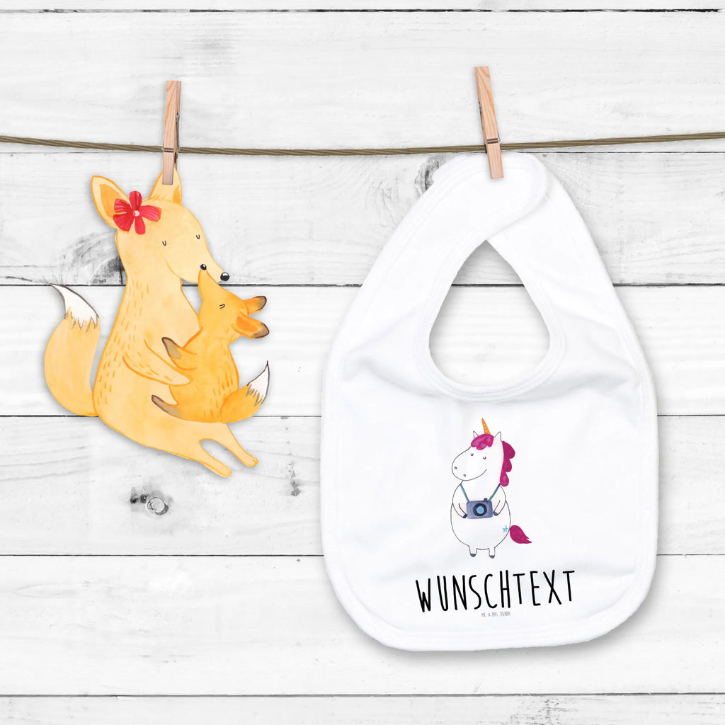 Personalisiertes Babylätzchen Einhorn Fotograf Personalisiertes Babylätzchen Für Mädchen, Sabberlätzchen Personalisiert, Dreieckstuch Baby Mit Namen, Spucktuch Baby Mit Name, Geschenkidee Baby Lätzchen Personalisiert, Baby Halstuch Mit Persönlichem Text, Babylätzchen Mit Motiv Und Namen, Halstuch Für Babys Personalisiert, Baumwoll Lätzchen Mit Text, Individuelles Babylätzchen, Baby Lätzchen Geschenk Mit Namen, Babyhalstuch Mit Namen, Neugeborenen Lätzchen Mit Namen, Lätzchen Mit Initialen, Lätzchen Mit Datum Oder Spruch, Bio Babylätzchen Personalisiert, Babylätzchen Selbst Gestalten, Handgemachtes Babylätzchen Mit Personalisierung, Babylätzchen Mit Namen, Personalisiertes Babylätzchen Für Jungen, Lustiges Lätzchen Mit Wunschtext, Babylätzchen Mit Text Für Kita Oder Krippe, Bedrucktes Babylätzchen Mit Wunschtext, Babylätzchen Für Taufe Personalisiert, Lätzchen Mit Spruch Und Namen, Baby Lätzchen Mit Wunschtext, Personalisierter Babylätzchen, Einhorn, Einhörner, Einhorn Deko, Unicorn, Reise, Weltreise, Fotograf, Urlaub, Weltenbummler, Kurztrip, Reisen, Tourist, Fotografie, Städtereise, Kamera