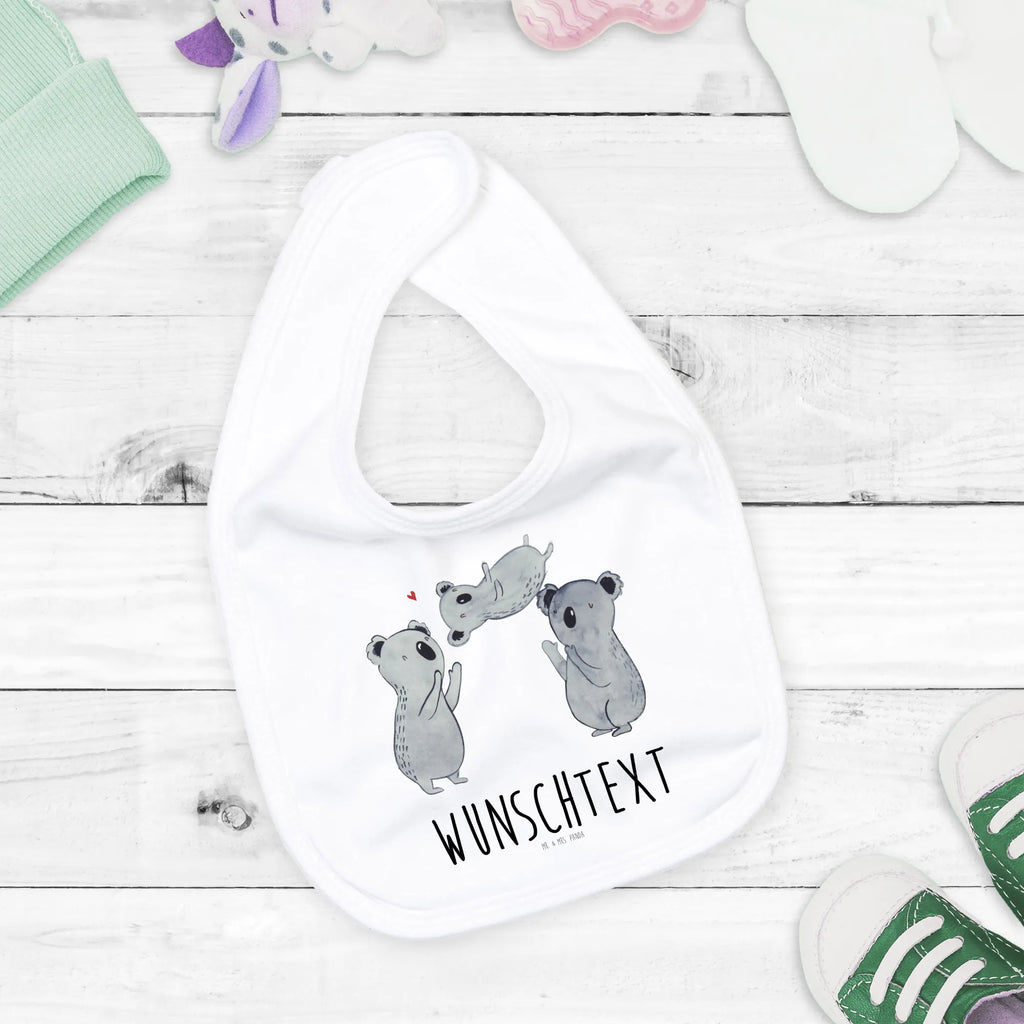 Personalisiertes Babylätzchen Koala Feiern Sich Baby Lätzchen Geschenk Mit Namen, Geschenkidee Baby Lätzchen Personalisiert, Baby Halstuch Mit Persönlichem Text, Spucktuch Baby Mit Name, Halstuch Für Babys Personalisiert, Babyhalstuch Mit Namen, Bedrucktes Babylätzchen Mit Wunschtext, Personalisiertes Babylätzchen Für Mädchen, Personalisiertes Babylätzchen Für Jungen, Personalisierter Babylätzchen, Lätzchen Mit Initialen, Bio Babylätzchen Personalisiert, Babylätzchen Mit Text Für Kita Oder Krippe, Babylätzchen Mit Motiv Und Namen, Sabberlätzchen Personalisiert, Handgemachtes Babylätzchen Mit Personalisierung, Lustiges Lätzchen Mit Wunschtext, Lätzchen Mit Spruch Und Namen, Individuelles Babylätzchen, Babylätzchen Für Taufe Personalisiert, Babylätzchen Selbst Gestalten, Babylätzchen Mit Namen, Lätzchen Mit Datum Oder Spruch, Dreieckstuch Baby Mit Namen, Neugeborenen Lätzchen Mit Namen, Baumwoll Lätzchen Mit Text, Baby Lätzchen Mit Wunschtext, Geburtstag, Geburtstagsgeschenk, Geschenk, Liebe, Familie, Eltern, Herz, Kind, Koala