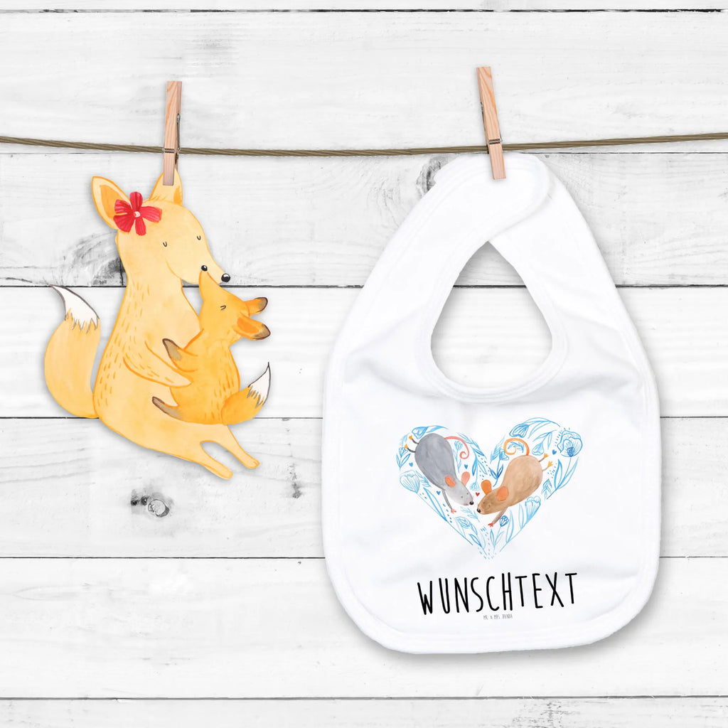 Personalisiertes Babylätzchen Mäuse Herz Babylatz, Handgemachtes Babylätzchen Mit Personalisierung, Bedrucktes Babylätzchen Mit Wunschtext, Geschenkidee Baby Lätzchen Personalisiert, Baby Halstuch Mit Persönlichem Text, Babylätzchen Mit Motiv Und Namen, Eltern, Bio Babylätzchen Personalisiert, Lätzchen Mit Datum Oder Spruch, Babyausstattung, Babyparty, Personalisiertes Babylätzchen Für Jungen, Kleinkind, Kinderkleidung, Lustiges Lätzchen Mit Wunschtext, Babyhalstuch Mit Namen, Halstuch Für Babys Personalisiert, Baumwoll Lätzchen Mit Text, Babylätzchen Selbst Gestalten, Neugeborenen Lätzchen Mit Namen, Babylätzchen Mit Namen, Babykleidung, Baby Erstausstattung, Babyshower, Dreieckstuch Baby Mit Namen, Babylätzchen Mit Text Für Kita Oder Krippe, Baby Lätzchen Mit Wunschtext, Baby Lätzchen Geschenk Mit Namen, Babymode, Lätzchen Mit Initialen, Lätzchen Mit Spruch Und Namen, Individuelles Babylätzchen, Geschenk Zur Geburt, Lätze, Babyartikel, Personalisierter Babylätzchen, Personalisiertes Babylätzchen Für Mädchen, Sabberlätzchen Personalisiert, Babylätzchen Für Taufe Personalisiert, Spucktuch Baby Mit Name, Freundin, Freund, Liebe, Liebesgeschenk, Jahrestag, Verlobung, Partner, Ehemann, Ehefrau, Heiraten, Heiratsantrag, Hocheitstag, Lieblingsmensch, Mäuse, Gemeinsamkeit, Liebesbeweis, Liebesbotschaft, Love, Maus, Geschenk für Zwei, Hochzeit
