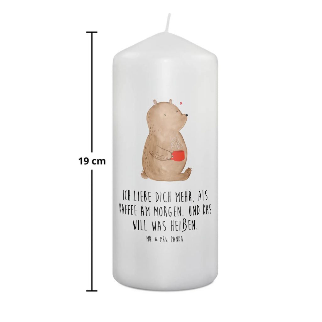 Kerze Bär Morgenkaffee Dekorative Kerze, Dinnerkerze, Bedruckte Kerze, Weihnachtskerze, Geburtskerze, Kerze Mit Motiv, Kerze Mit Spruch, Schmuckkerze, Hochzeitskerze, Tischkerze, Kommunionskerze, Grosse Kerze, Erinnerungslicht, Geburtstagskerze, Wachskerze, Osterkerze, Wunschkerze, Dekokerze, Laternenkerze, Tafelkerze, Gartenkerze, Erinnerungskerze, Zylinderkerze, Stumpenkerze, Blockkerze, Handgemachte Kerze, Adventskerze, Freundin, Freund, Liebe, Liebesgeschenk, Jahrestag, Verlobung, Partner, Ehemann, Ehefrau, Heiraten, Heiratsantrag, Hocheitstag, Mitbringsel, Geschenk für Frauen, Valentinstag, Geschenk für Freundin, Liebesbeweis, für Ehemann, Hochzeitstag, für Männer, Geschenk für Partner