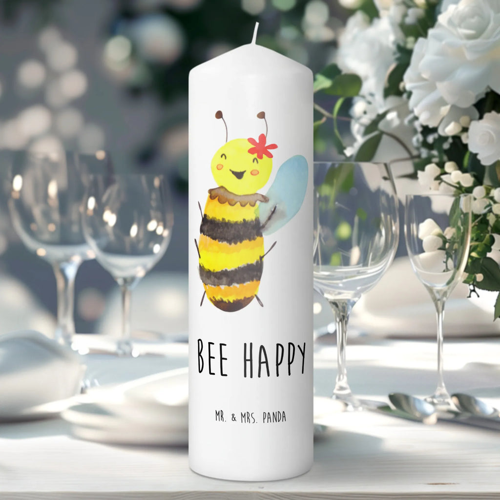 Candle bee happy Adventskerze, Stumpenkerze, Gartenkerze, Handgemachte Kerze, Erinnerungskerze, Kerze Mit Motiv, Kommunionskerze, Wunschkerze, Laternenkerze, Weihnachtskerze, Blockkerze, Osterkerze, Tafelkerze, Erinnerungslicht, Schmuckkerze, Wachskerze, Bedruckte Kerze, Dekorative Kerze, Geburtstagskerze, Dinnerkerze, Tischkerze, Grosse Kerze, Kerze Mit Spruch, Geburtskerze, Dekokerze, Zylinderkerze, Hochzeitskerze, Biene, Wespe, Hummel