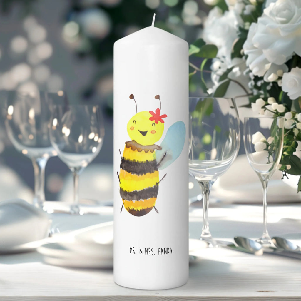 Candle bee happy Adventskerze, Stumpenkerze, Gartenkerze, Handgemachte Kerze, Erinnerungskerze, Kerze Mit Motiv, Kommunionskerze, Wunschkerze, Laternenkerze, Weihnachtskerze, Blockkerze, Osterkerze, Tafelkerze, Erinnerungslicht, Schmuckkerze, Wachskerze, Bedruckte Kerze, Dekorative Kerze, Geburtstagskerze, Dinnerkerze, Tischkerze, Grosse Kerze, Kerze Mit Spruch, Geburtskerze, Dekokerze, Zylinderkerze, Hochzeitskerze, Biene, Wespe, Hummel