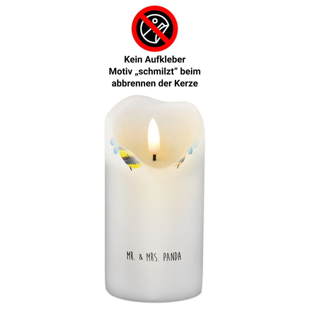 Candle bee In love Gartenkerze, Osterkerze, Kerze Mit Spruch, Kommunionskerze, Geburtstagskerze, Dekokerze, Dekorative Kerze, Tischkerze, Blockkerze, Bedruckte Kerze, Stumpenkerze, Tafelkerze, Erinnerungslicht, Handgemachte Kerze, Adventskerze, Erinnerungskerze, Schmuckkerze, Weihnachtskerze, Hochzeitskerze, Dinnerkerze, Zylinderkerze, Grosse Kerze, Wunschkerze, Kerze Mit Motiv, Geburtskerze, Laternenkerze, Wachskerze, Biene, Wespe, Hummel