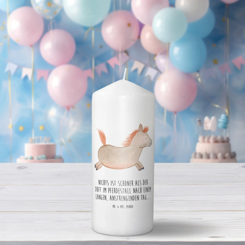 Kerze Pferd springt Zylinderkerze, Dekokerze, Dinnerkerze, Handgemachte Kerze, Wunschkerze, Laternenkerze, Bedruckte Kerze, Stumpenkerze, Hochzeitskerze, Kerze Mit Motiv, Wachskerze, Geburtstagskerze, Erinnerungslicht, Tafelkerze, Weihnachtskerze, Kerze Mit Spruch, Erinnerungskerze, Gartenkerze, Blockkerze, Dekorative Kerze, Tischkerze, Osterkerze, Adventskerze, Kommunionskerze, Schmuckkerze, Geburtskerze, Grosse Kerze, Landwirt, Landwirtin, Hoftiere, Bauernhof, Pferdestall, Pferdebesitzer, Stall, Reiten, Ausreiten, Pony, Pferd, Pferde