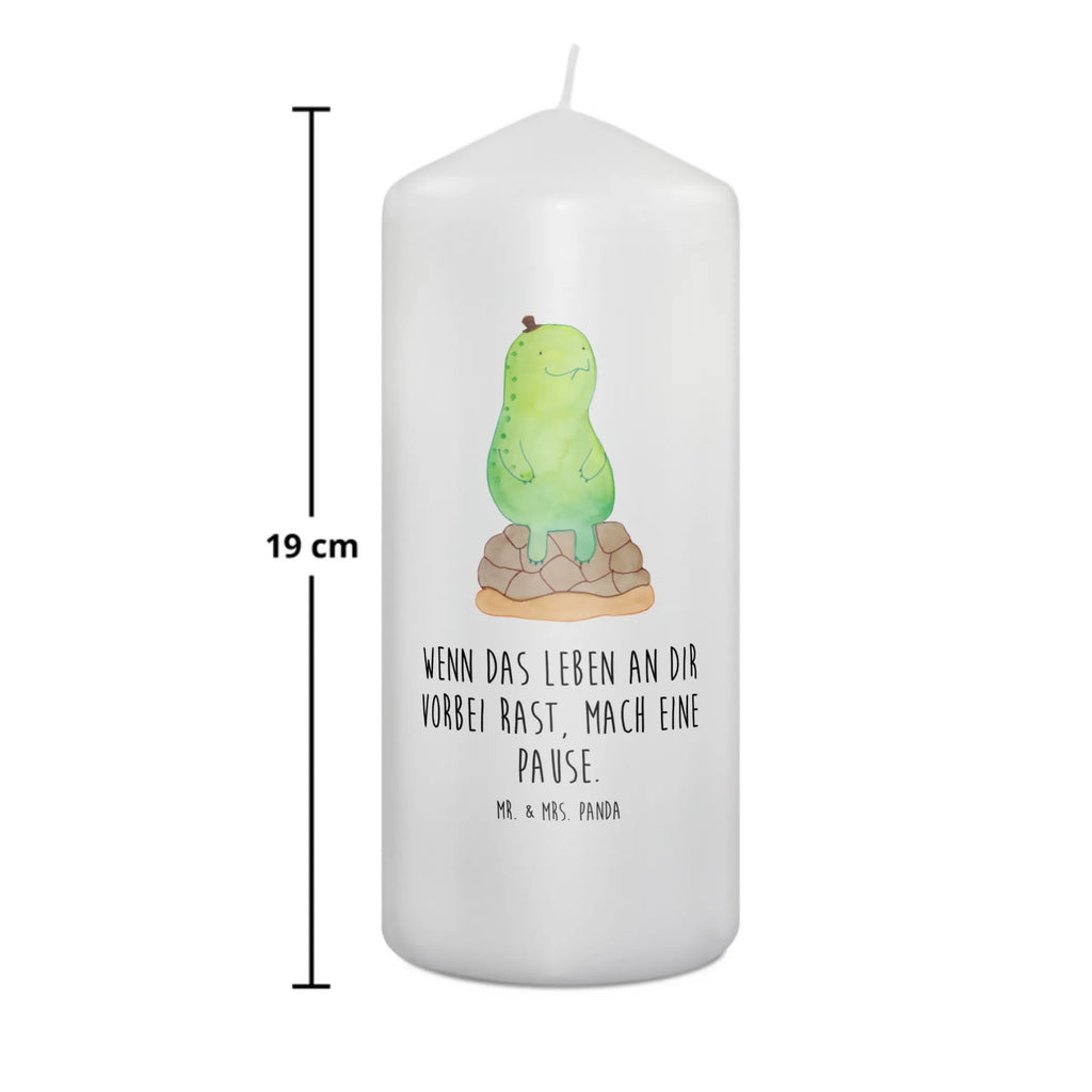 Kerze Schildkröte pausiert Tischkerze, Grosse Kerze, Dekorative Kerze, Handgemachte Kerze, Adventskerze, Dinnerkerze, Blockkerze, Zylinderkerze, Dekokerze, Gartenkerze, Kerze Mit Motiv, Erinnerungskerze, Laternenkerze, Tafelkerze, Geburtstagskerze, Wachskerze, Schmuckkerze, Wunschkerze, Osterkerze, Kerze Mit Spruch, Stumpenkerze, Bedruckte Kerze, Hochzeitskerze, Weihnachtskerze, Erinnerungslicht, Geburtskerze, Kommunionskerze, Schildkröte, Achtsamkeit, Achtsam, Entschleunigen
