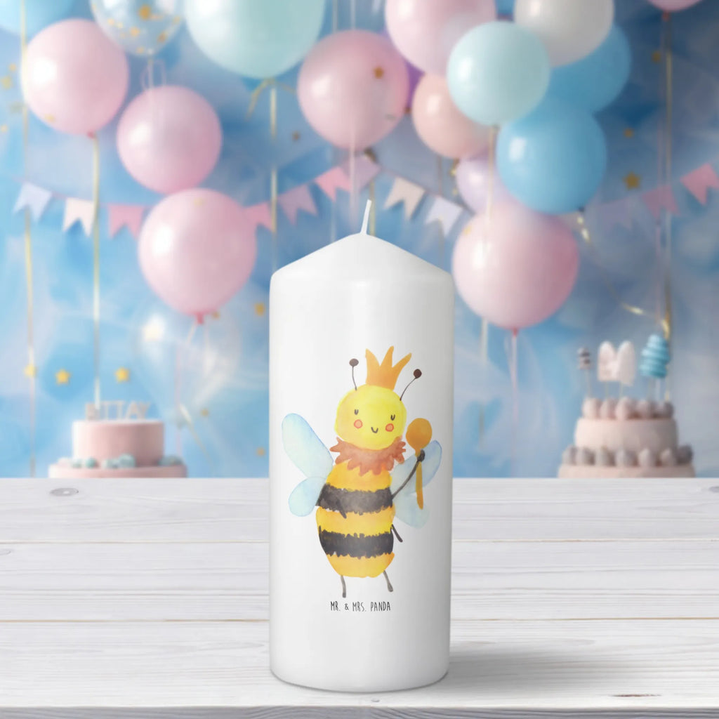 Kerze Biene König Schmuckkerze, Tischkerze, Osterkerze, Kerze Mit Spruch, Bedruckte Kerze, Geburtstagskerze, Blockkerze, Geburtskerze, Dekorative Kerze, Dekokerze, Handgemachte Kerze, Erinnerungslicht, Hochzeitskerze, Weihnachtskerze, Tafelkerze, Kommunionskerze, Wunschkerze, Wachskerze, Stumpenkerze, Kerze Mit Motiv, Laternenkerze, Gartenkerze, Adventskerze, Dinnerkerze, Grosse Kerze, Erinnerungskerze, Zylinderkerze, Biene, Wespe, Hummel