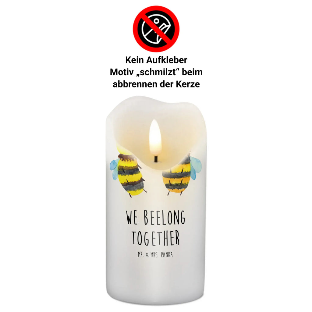 Candle bee In love Gartenkerze, Osterkerze, Kerze Mit Spruch, Kommunionskerze, Geburtstagskerze, Dekokerze, Dekorative Kerze, Tischkerze, Blockkerze, Bedruckte Kerze, Stumpenkerze, Tafelkerze, Erinnerungslicht, Handgemachte Kerze, Adventskerze, Erinnerungskerze, Schmuckkerze, Weihnachtskerze, Hochzeitskerze, Dinnerkerze, Zylinderkerze, Grosse Kerze, Wunschkerze, Kerze Mit Motiv, Geburtskerze, Laternenkerze, Wachskerze, Biene, Wespe, Hummel