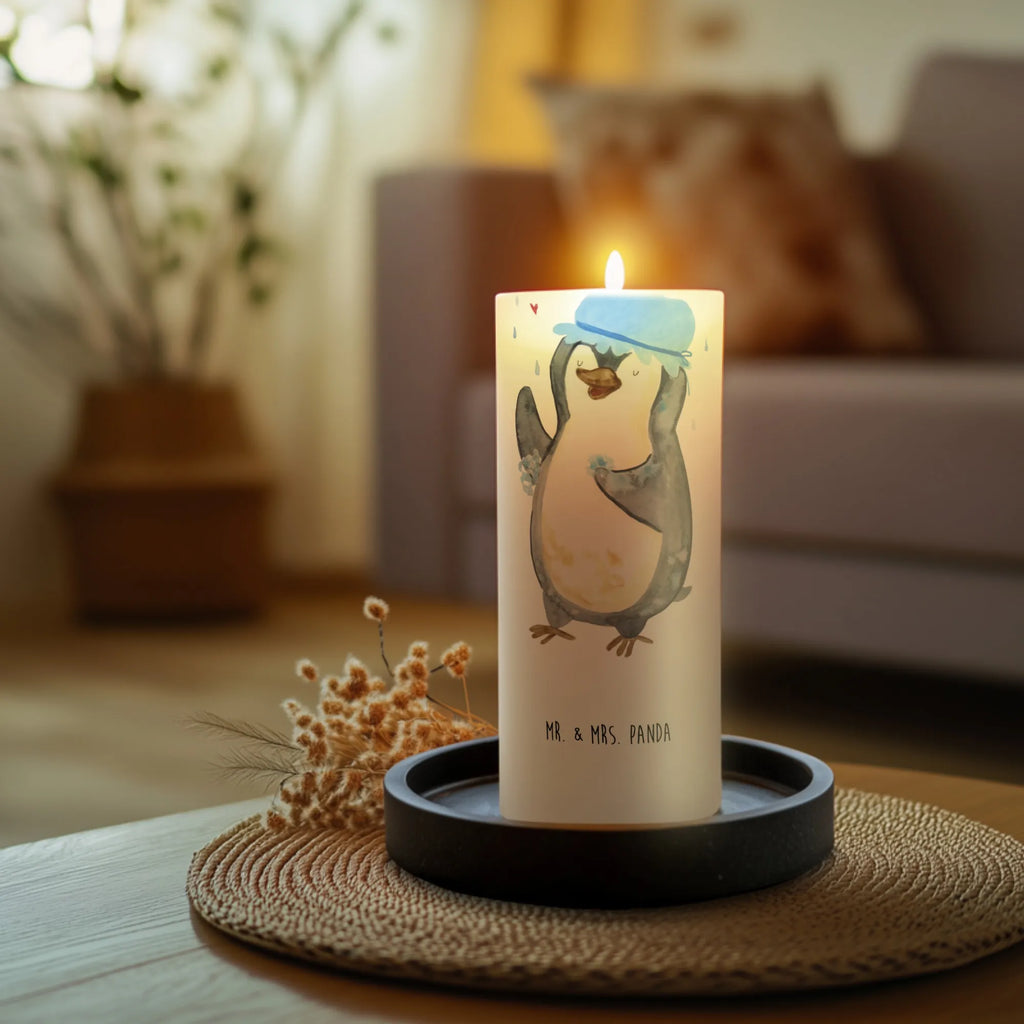 Candle Penguin have a shower Geburtskerze, Kommunionskerze, Blockkerze, Wunschkerze, Stumpenkerze, Schmuckkerze, Dinnerkerze, Hochzeitskerze, Adventskerze, Grosse Kerze, Geburtstagskerze, Tafelkerze, Erinnerungskerze, Laternenkerze, Handgemachte Kerze, Osterkerze, Dekorative Kerze, Erinnerungslicht, Tischkerze, Dekokerze, Weihnachtskerze, Kerze Mit Spruch, Wachskerze, Bedruckte Kerze, Kerze Mit Motiv, Zylinderkerze, Gartenkerze, Pinguin, Duschen, glücklich sein, Dusche, Neustart, Pinguine, Lebensmotto, Motivation, Neuanfang