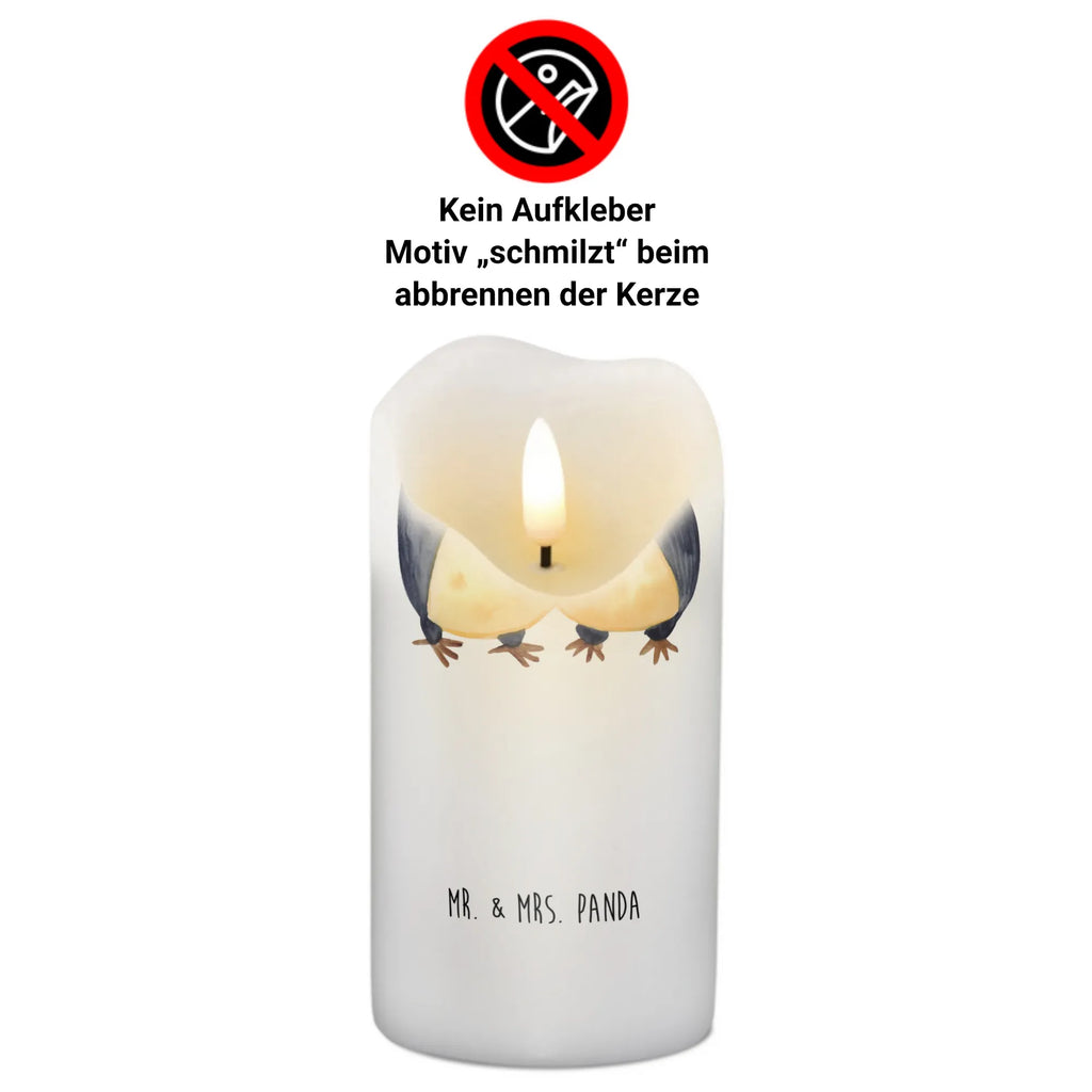 Kerze Pinguin umarmend Kerze Für Taufe, Kerze Für Ostern, Metall-Kerze, Duftkerze, Trauerkerze, Dinnerkerze, Handgegossene Kerze, Fair-Trade-Kerze, Andachtskerze, Kerze Als Gastgeschenk, Stumpenkerzen-Set, Stabkerze, Kerze Mit Duft, Kerze Mit Prägung, Blockkerze, Tafelkerze, Kerze Mit Spruch, Kerze Für Advent, Outdoor-Kerze, Grabkerze, Kerze Ohne Duft, Kerze Für Weihnachten, Kerze Mit Gravur, Gedenkkerze, Tischkerze, Teelicht, Stearin­kerze, Handgemachte Kerze, Kerze Mit Motiv, Votivkerze, Gartenkerze, Glas-Kerze, Streukerze, Sojawachskerze, Kerze Für Hochzeit, Grablicht, Laternenkerze, Kerze Für Firmung, Stumpenkerze, Kerze Mit Namensgravur, Kerze Für Geburtstag, Kerze Für Kommunion, Dinnerkerzenpaar, Kerze Mit Fotoeinleger, Bio-Kerze, Kerze, Pinguin, Liebe, Jahrestag, Hochzeitsgeschenk, Liebesbeweis, Hochzeit, Hochzeitstag, Liebespaar, Verlobung, Liebesgeschenk