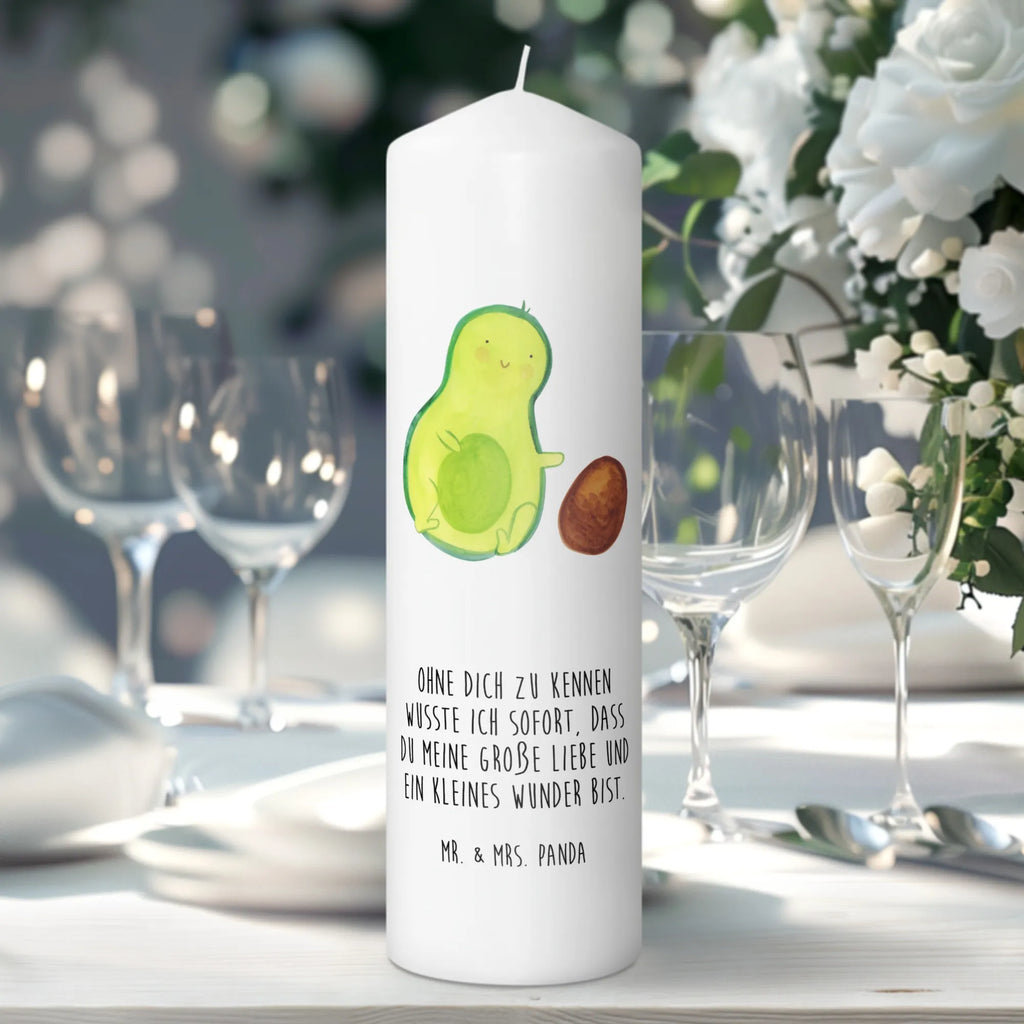 Kerze Avocado rollt Kern Laternenkerze, Kommunionskerze, Weihnachtskerze, Grosse Kerze, Blockkerze, Geburtstagskerze, Geburtskerze, Osterkerze, Stumpenkerze, Handgemachte Kerze, Dinnerkerze, Zylinderkerze, Wunschkerze, Bedruckte Kerze, Wachskerze, Tischkerze, Hochzeitskerze, Erinnerungskerze, Gartenkerze, Dekorative Kerze, Tafelkerze, Dekokerze, Erinnerungslicht, Adventskerze, Kerze Mit Motiv, Kerze Mit Spruch, Schmuckkerze, Veggie, Vegan, Avocado, Gesund, Baby, Erstes Kind, Schwangerschaft, Avocados, Zur Geburt, Geburtstag, Große Liebe, Säugling, Love, Liebe, Babyparty, Schwanger, Kind, Geburt