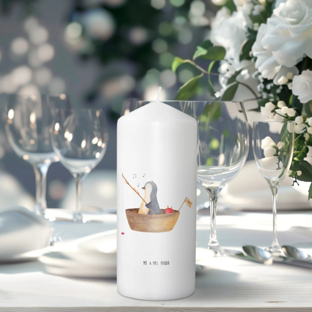 Kerze Pinguin Angelboot Geburtskerze, Kommunionskerze, Dinnerkerze, Wunschkerze, Kerze Mit Motiv, Grosse Kerze, Tafelkerze, Weihnachtskerze, Hochzeitskerze, Blockkerze, Tischkerze, Geburtstagskerze, Zylinderkerze, Laternenkerze, Kerze Mit Spruch, Schmuckkerze, Handgemachte Kerze, Dekokerze, Wachskerze, Adventskerze, Gartenkerze, Osterkerze, Erinnerungskerze, Bedruckte Kerze, Stumpenkerze, Dekorative Kerze, Erinnerungslicht, Pinguin, Genießen, Lebenslust, Geschenkidee Liebeskummer, Angelboot, Pinguine, Scheidung, Leben, Angeln, Boot, Neustart, Neuanfang, Motivation, Trennung