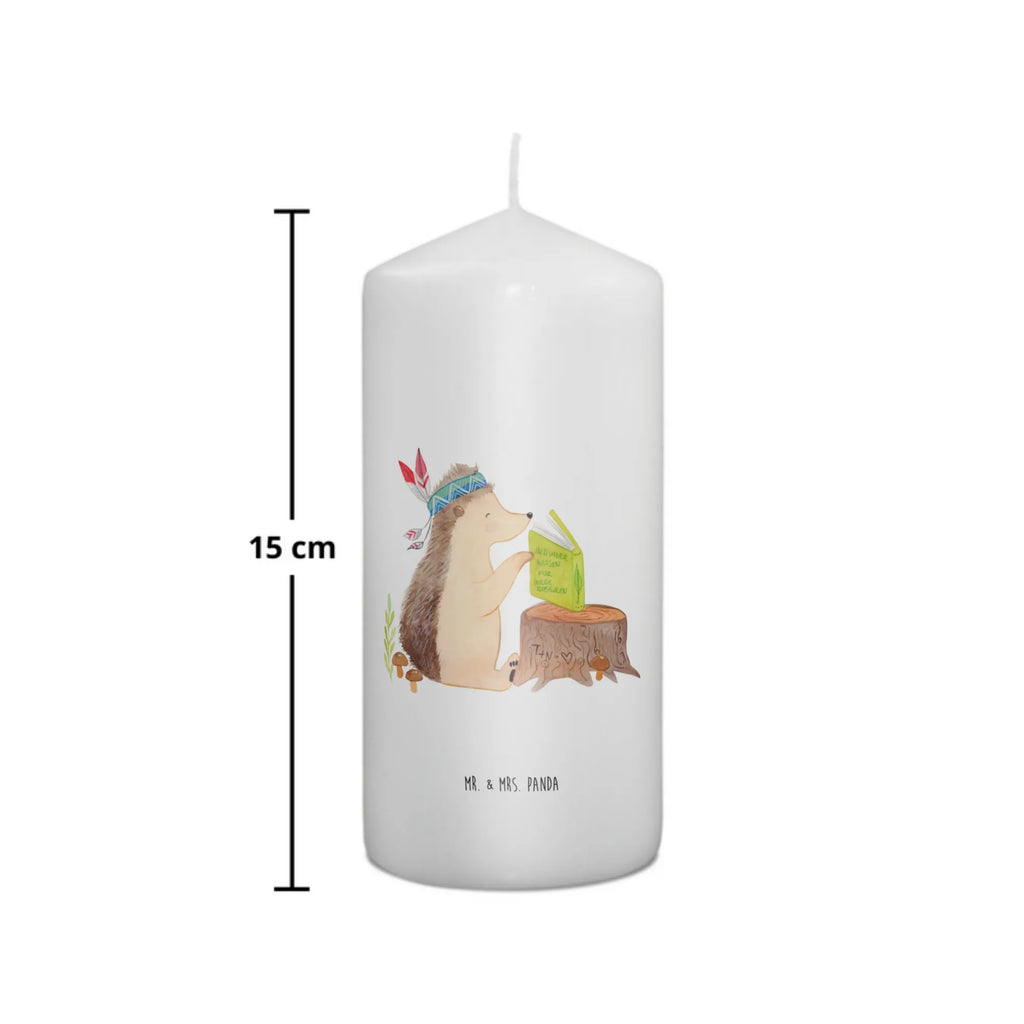 Kerze Igel Indianer Kerze Mit Spruch, Hochzeitskerze, Handgemachte Kerze, Blockkerze, Erinnerungslicht, Tafelkerze, Bedruckte Kerze, Kommunionskerze, Schmuckkerze, Stumpenkerze, Wachskerze, Erinnerungskerze, Adventskerze, Tischkerze, Dinnerkerze, Dekokerze, Dekorative Kerze, Zylinderkerze, Gartenkerze, Wunschkerze, Osterkerze, Grosse Kerze, Kerze Mit Motiv, Laternenkerze, Geburtskerze, Weihnachtskerze, Geburtstagskerze, Tiere, Waldtiere, Lagerfeuer, Camping, Indianer, Igel, Abenteuer