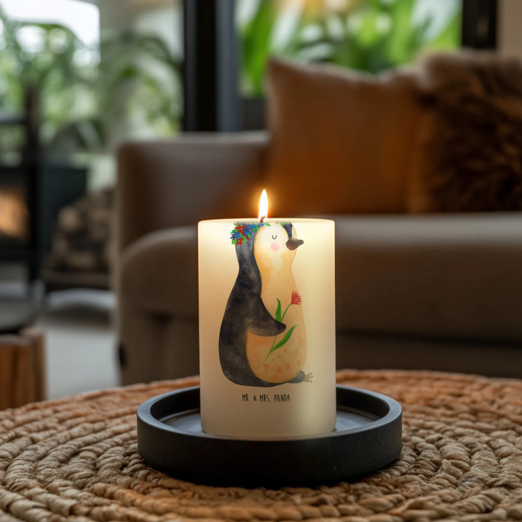 Kerze Pinguin Blumenkranz Handgemachte Kerze, Adventskerze, Wachskerze, Erinnerungslicht, Zylinderkerze, Schmuckkerze, Dekorative Kerze, Bedruckte Kerze, Osterkerze, Grosse Kerze, Laternenkerze, Wunschkerze, Hochzeitskerze, Blockkerze, Kerze Mit Motiv, Tischkerze, Erinnerungskerze, Stumpenkerze, Kerze Mit Spruch, Geburtskerze, Geburtstagskerze, Kommunionskerze, Dinnerkerze, Gartenkerze, Weihnachtskerze, Dekokerze, Tafelkerze, Pinguin, Universum, Leben, Liebeskummer, Motivation, Blumenkranz, Lebensziele, Wünsche, Lebenslust, Geschenkidee, Pinguine, Ziele