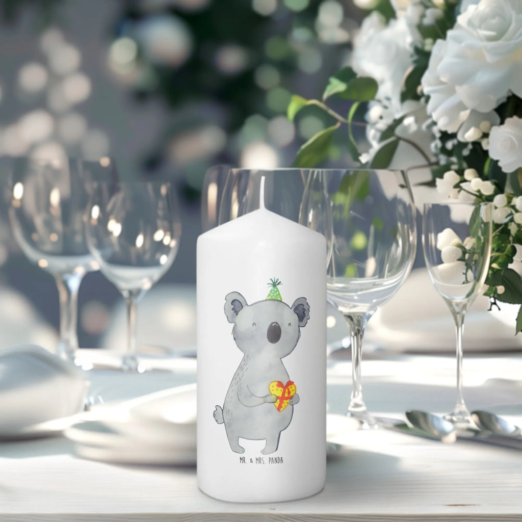 Kerze Koala Geschenk Weihnachtskerze, Osterkerze, Tischkerze, Adventskerze, Dinnerkerze, Geburtskerze, Kerze Mit Motiv, Kerze Mit Spruch, Tafelkerze, Wachskerze, Handgemachte Kerze, Erinnerungslicht, Schmuckkerze, Stumpenkerze, Hochzeitskerze, Grosse Kerze, Dekokerze, Geburtstagskerze, Zylinderkerze, Dekorative Kerze, Wunschkerze, Gartenkerze, Bedruckte Kerze, Erinnerungskerze, Blockkerze, Kommunionskerze, Laternenkerze, Koalabär, Koala, Geburtstag, Geschenk, Party
