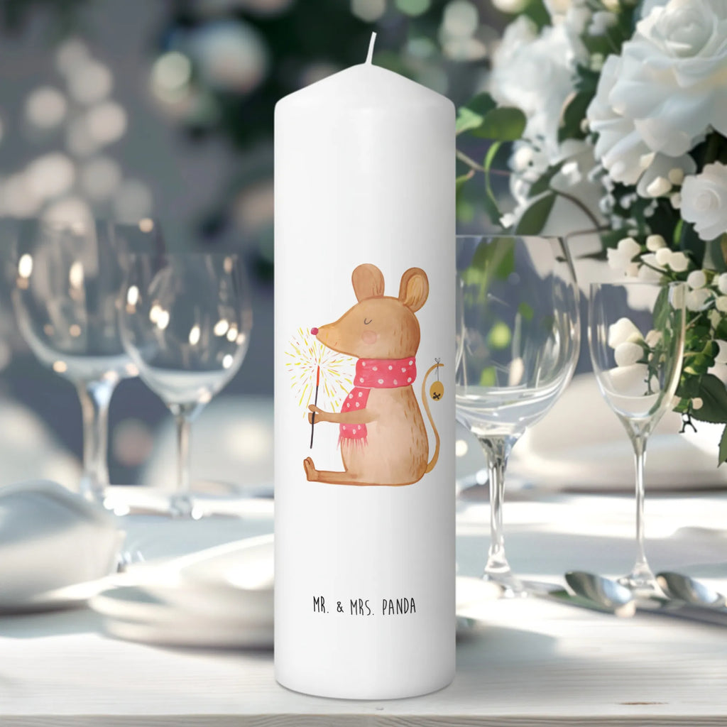 Kerze Weihnachtsmaus Handgemachte Kerze, Laternenkerze, Osterkerze, Tischkerze, Erinnerungskerze, Zylinderkerze, Geburtstagskerze, Wachskerze, Dekorative Kerze, Weihnachtskerze, Hochzeitskerze, Adventskerze, Tafelkerze, Dekokerze, Schmuckkerze, Kerze Mit Motiv, Geburtskerze, Gartenkerze, Wunschkerze, Kerze Mit Spruch, Bedruckte Kerze, Stumpenkerze, Dinnerkerze, Grosse Kerze, Erinnerungslicht, Blockkerze, Kommunionskerze, Weihnachten, Winter, Weihnachtsdeko, Nikolaus, Advent, Heiligabend, Wintermotiv, Maus, Mäuschen, Weihnachtswunder, Weihnachtsgruß, Weihnachtsmotiv, Frohe Weihnachten