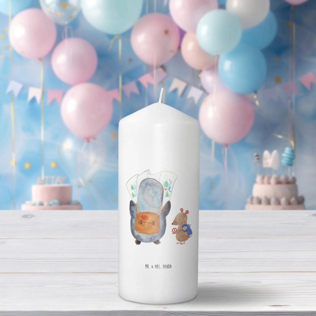 Kerze Pinguin & Maus Wanderer Zylinderkerze, Stumpenkerze, Gartenkerze, Geburtskerze, Wachskerze, Adventskerze, Dinnerkerze, Weihnachtskerze, Laternenkerze, Hochzeitskerze, Grosse Kerze, Wunschkerze, Handgemachte Kerze, Dekokerze, Kerze Mit Spruch, Tischkerze, Dekorative Kerze, Bedruckte Kerze, Geburtstagskerze, Schmuckkerze, Erinnerungslicht, Kommunionskerze, Osterkerze, Erinnerungskerze, Tafelkerze, Blockkerze, Kerze Mit Motiv, Pinguin, Roadtrip, Abenteuer, Pinguine, Wandern, Abenteurer, Ausflug, Wanderlust