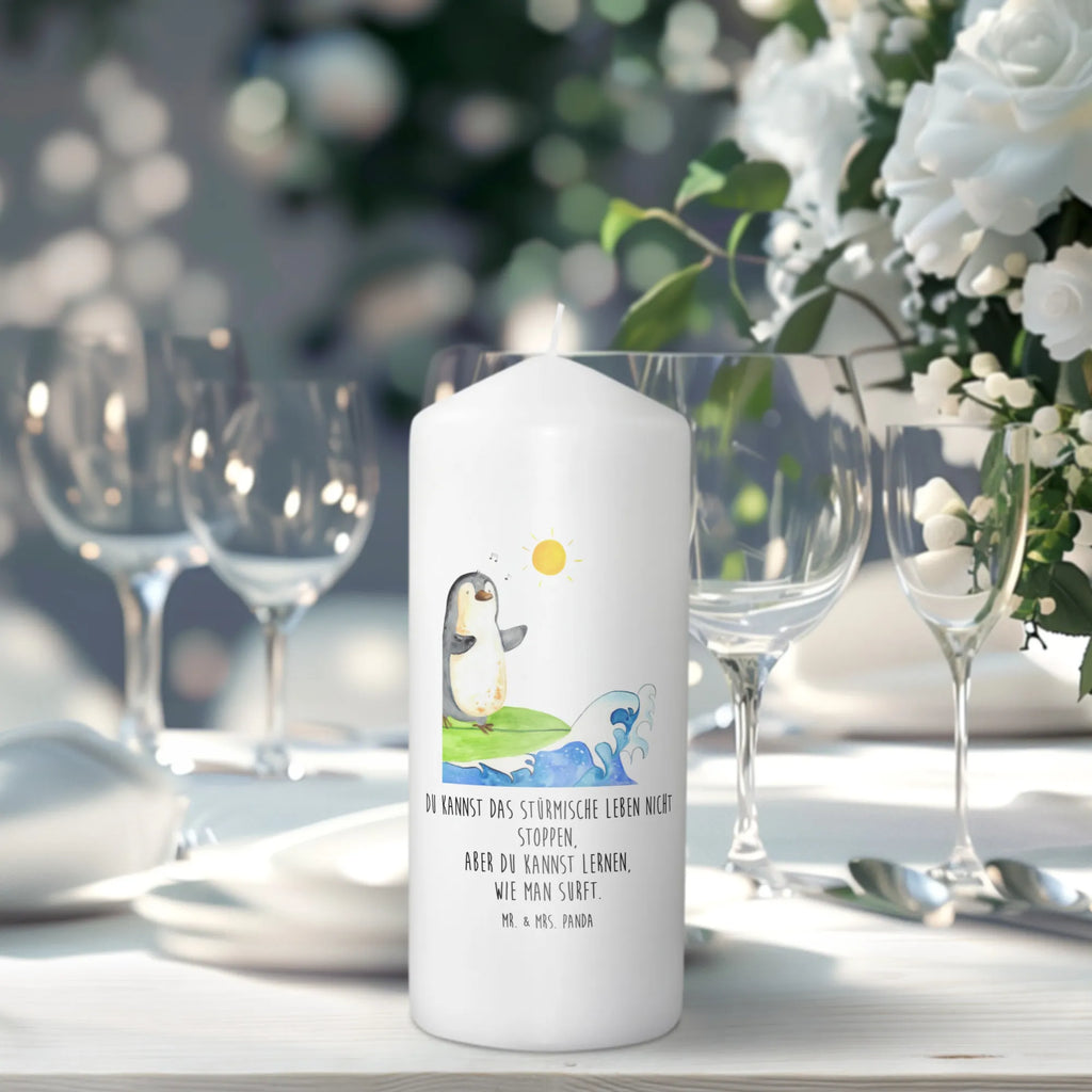 Kerze Pinguin Surfer Blockkerze, Dekokerze, Tischkerze, Hochzeitskerze, Grosse Kerze, Zylinderkerze, Gartenkerze, Geburtskerze, Tafelkerze, Weihnachtskerze, Kerze Mit Motiv, Bedruckte Kerze, Adventskerze, Erinnerungskerze, Laternenkerze, Handgemachte Kerze, Stumpenkerze, Wunschkerze, Erinnerungslicht, Wachskerze, Dekorative Kerze, Geburtstagskerze, Osterkerze, Kerze Mit Spruch, Dinnerkerze, Kommunionskerze, Schmuckkerze, Pinguin, Urlaub, Wellen, Surfen, Surfer, Hawaii, Wellen Reiten, Pinguine, Portugal