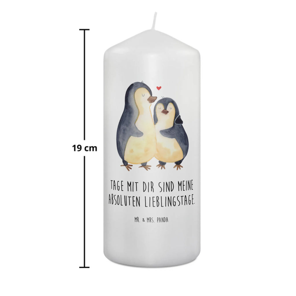 Kerze Pinguin umarmend Kerze Für Taufe, Kerze Für Ostern, Metall-Kerze, Duftkerze, Trauerkerze, Dinnerkerze, Handgegossene Kerze, Fair-Trade-Kerze, Andachtskerze, Kerze Als Gastgeschenk, Stumpenkerzen-Set, Stabkerze, Kerze Mit Duft, Kerze Mit Prägung, Blockkerze, Tafelkerze, Kerze Mit Spruch, Kerze Für Advent, Outdoor-Kerze, Grabkerze, Kerze Ohne Duft, Kerze Für Weihnachten, Kerze Mit Gravur, Gedenkkerze, Tischkerze, Teelicht, Stearin­kerze, Handgemachte Kerze, Kerze Mit Motiv, Votivkerze, Gartenkerze, Glas-Kerze, Streukerze, Sojawachskerze, Kerze Für Hochzeit, Grablicht, Laternenkerze, Kerze Für Firmung, Stumpenkerze, Kerze Mit Namensgravur, Kerze Für Geburtstag, Kerze Für Kommunion, Dinnerkerzenpaar, Kerze Mit Fotoeinleger, Bio-Kerze, Kerze, Pinguin, Liebe, Jahrestag, Hochzeitsgeschenk, Liebesbeweis, Hochzeit, Hochzeitstag, Liebespaar, Verlobung, Liebesgeschenk