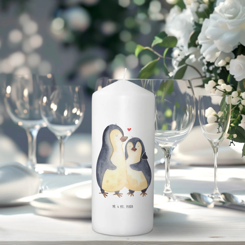 Kerze Pinguin umarmend Kerze Für Taufe, Kerze Für Ostern, Metall-Kerze, Duftkerze, Trauerkerze, Dinnerkerze, Handgegossene Kerze, Fair-Trade-Kerze, Andachtskerze, Kerze Als Gastgeschenk, Stumpenkerzen-Set, Stabkerze, Kerze Mit Duft, Kerze Mit Prägung, Blockkerze, Tafelkerze, Kerze Mit Spruch, Kerze Für Advent, Outdoor-Kerze, Grabkerze, Kerze Ohne Duft, Kerze Für Weihnachten, Kerze Mit Gravur, Gedenkkerze, Tischkerze, Teelicht, Stearin­kerze, Handgemachte Kerze, Kerze Mit Motiv, Votivkerze, Gartenkerze, Glas-Kerze, Streukerze, Sojawachskerze, Kerze Für Hochzeit, Grablicht, Laternenkerze, Kerze Für Firmung, Stumpenkerze, Kerze Mit Namensgravur, Kerze Für Geburtstag, Kerze Für Kommunion, Dinnerkerzenpaar, Kerze Mit Fotoeinleger, Bio-Kerze, Kerze, Pinguin, Liebe, Jahrestag, Hochzeitsgeschenk, Liebesbeweis, Hochzeit, Hochzeitstag, Liebespaar, Verlobung, Liebesgeschenk