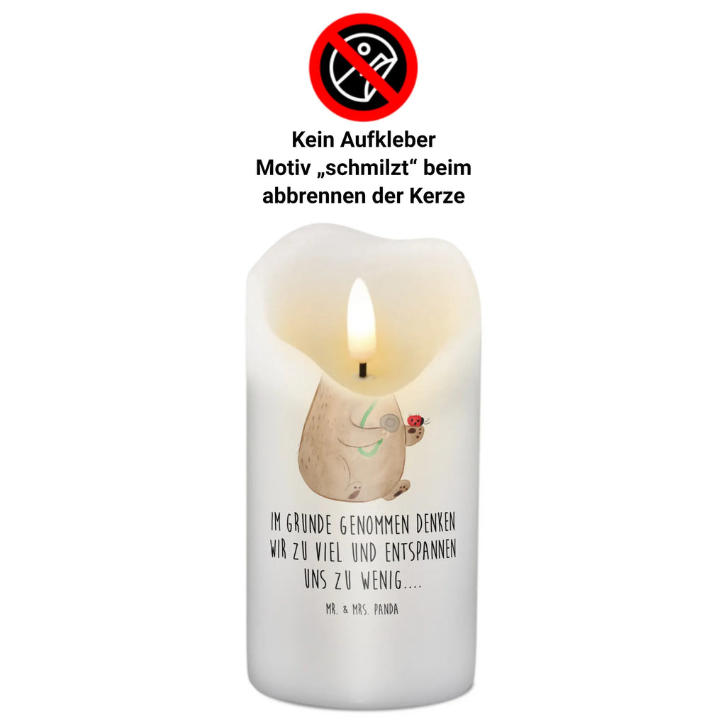 Kerze Bär Arzt Zylinderkerze, Dekokerze, Dekorative Kerze, Kerze Mit Motiv, Schmuckkerze, Kerze Mit Spruch, Erinnerungslicht, Geburtstagskerze, Grosse Kerze, Gartenkerze, Tafelkerze, Geburtskerze, Wachskerze, Bedruckte Kerze, Handgemachte Kerze, Kommunionskerze, Blockkerze, Osterkerze, Dinnerkerze, Laternenkerze, Stumpenkerze, Wunschkerze, Adventskerze, Hochzeitskerze, Tischkerze, Weihnachtskerze, Erinnerungskerze, Teddy, Bär, Teddybär, Professor, Arzt, Doktorin, Professorin, Doktor, Ärztin